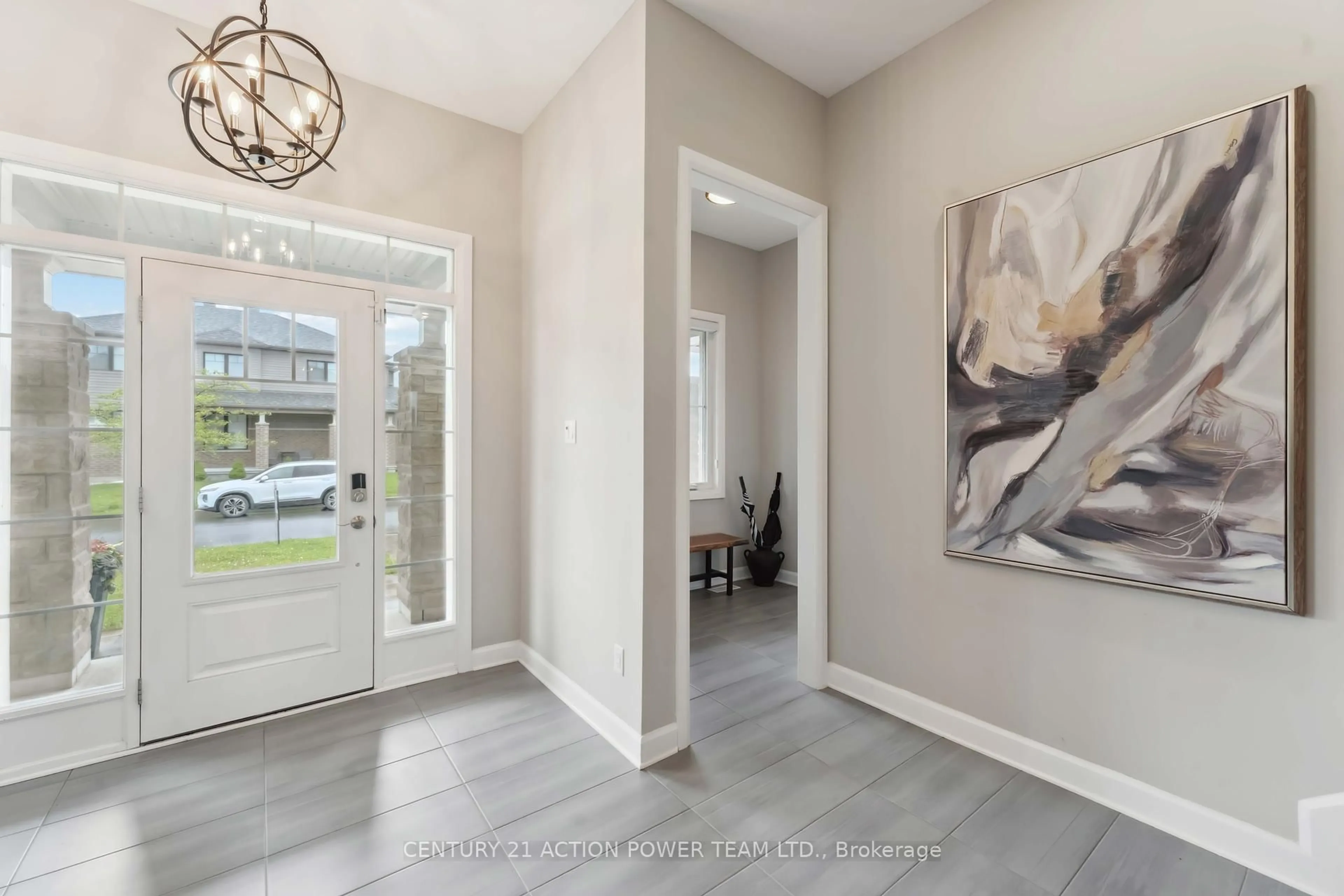 Indoor entryway for 266 Esturgeon St, Ottawa Ontario K4A 1G7