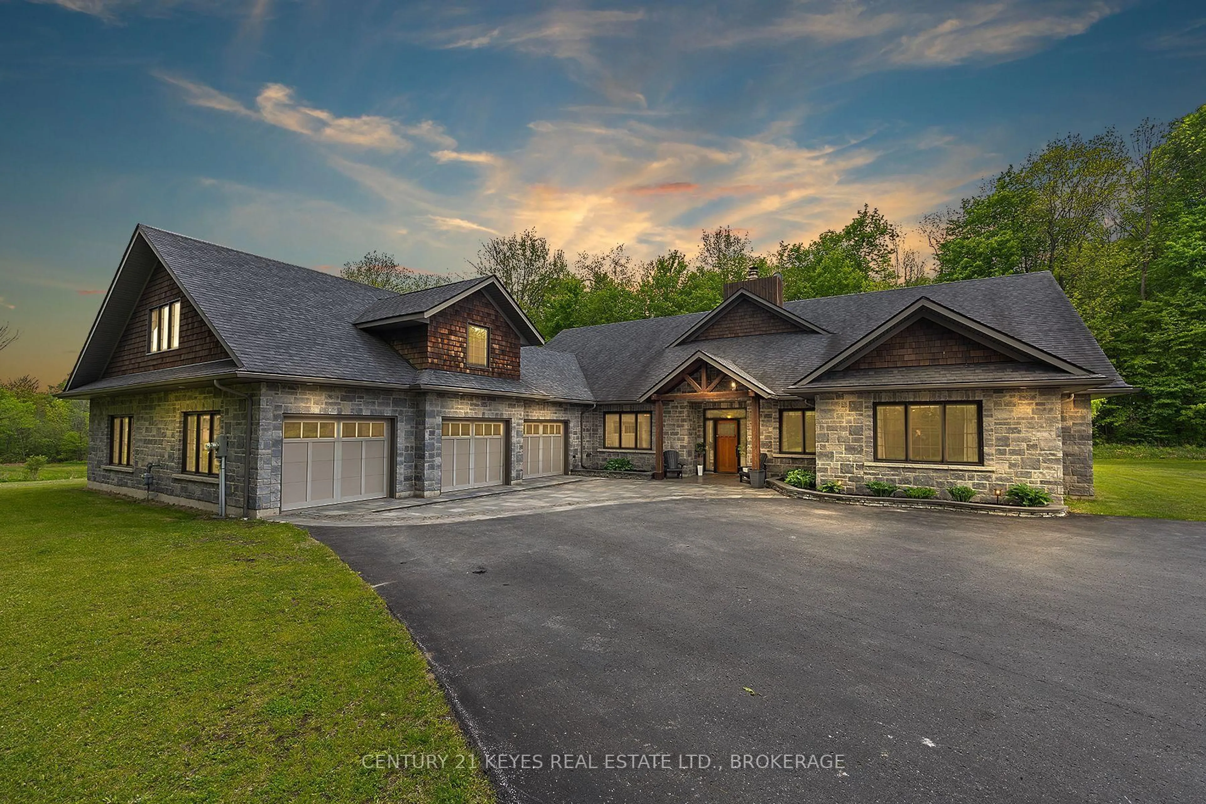 A pic from outside/outdoor area/front of a property/back of a property/a pic from drone, mountain view for 24 Owen Ave, Front of Leeds & Seeleys Bay Ontario K7G 2V9
