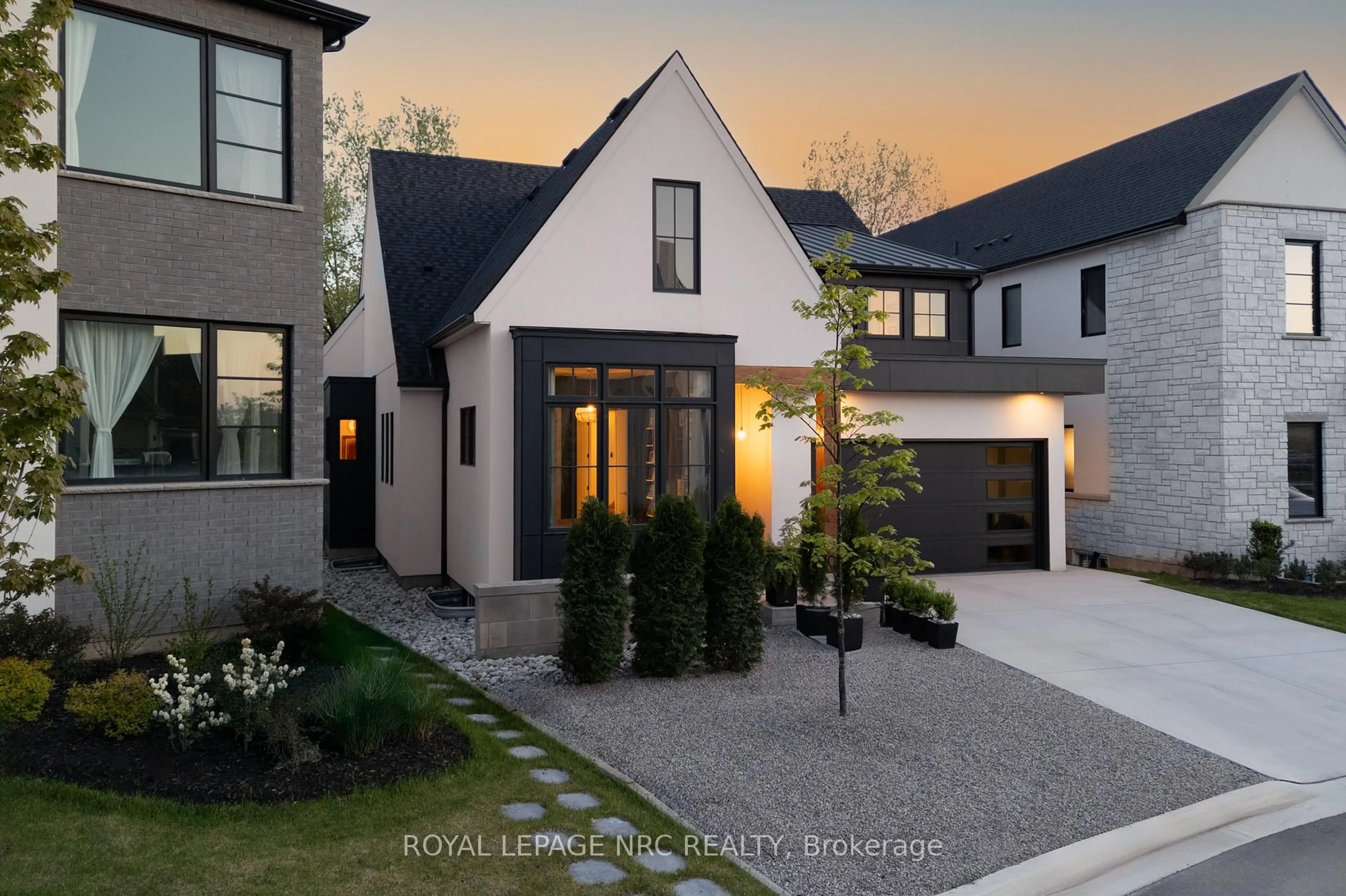 Home with brick exterior material, street for 86 Millpond Rd, Niagara-on-the-Lake Ontario L0S 1J0