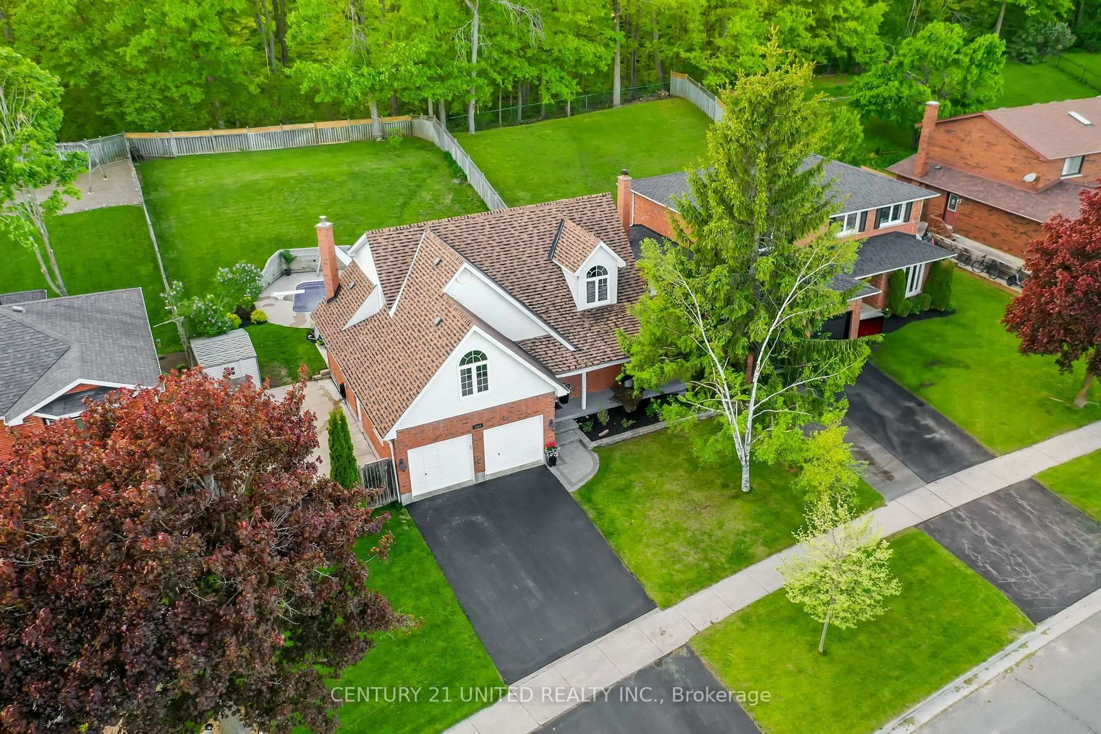 A pic from outside/outdoor area/front of a property/back of a property/a pic from drone, street for 1341 Hetherington Dr, Peterborough North Ontario K9L 1X5