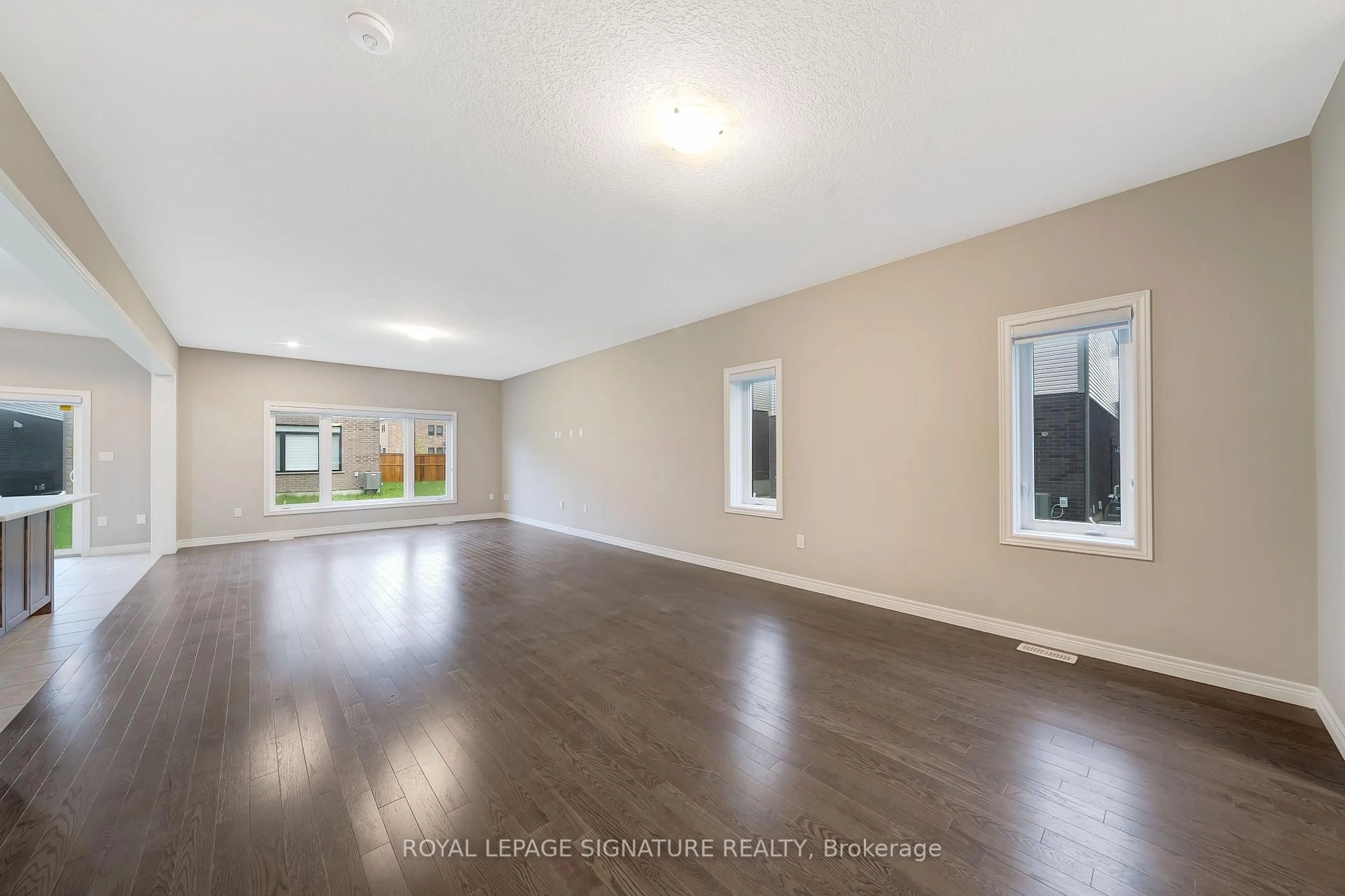 A pic of a room for 504 Florencedale Cres, Kitchener Ontario N2R 0N3