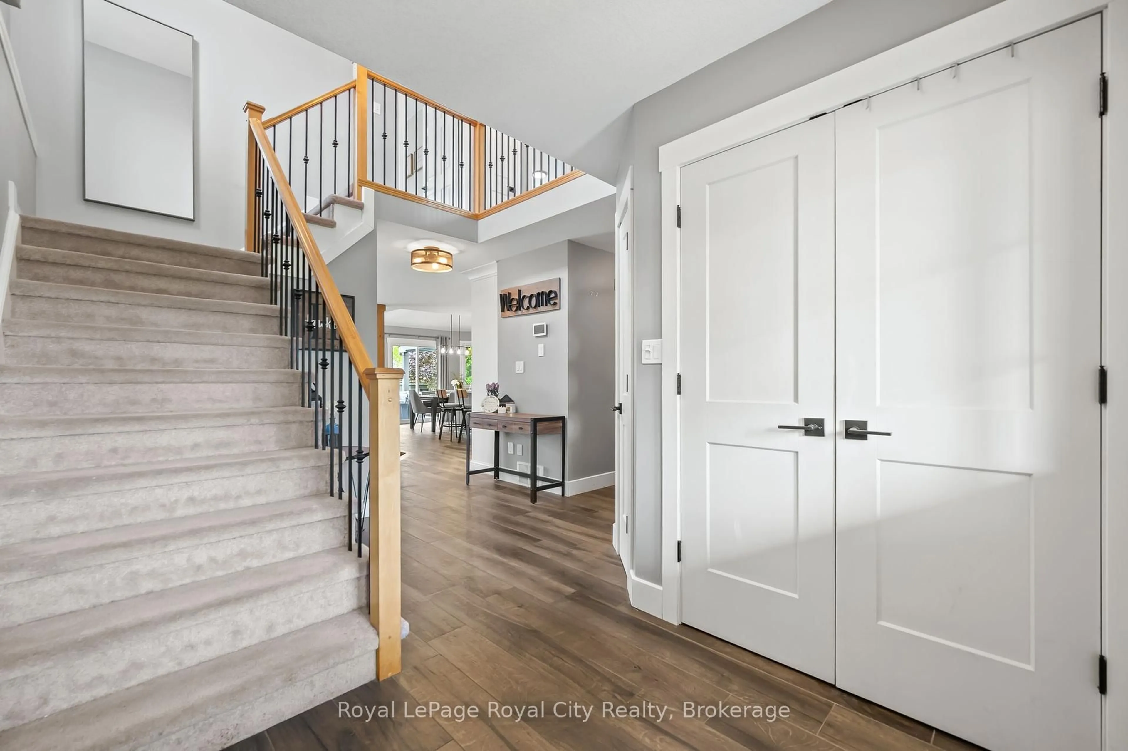 Indoor entryway for 4 Lois Lane, Guelph Ontario N1K 1W7