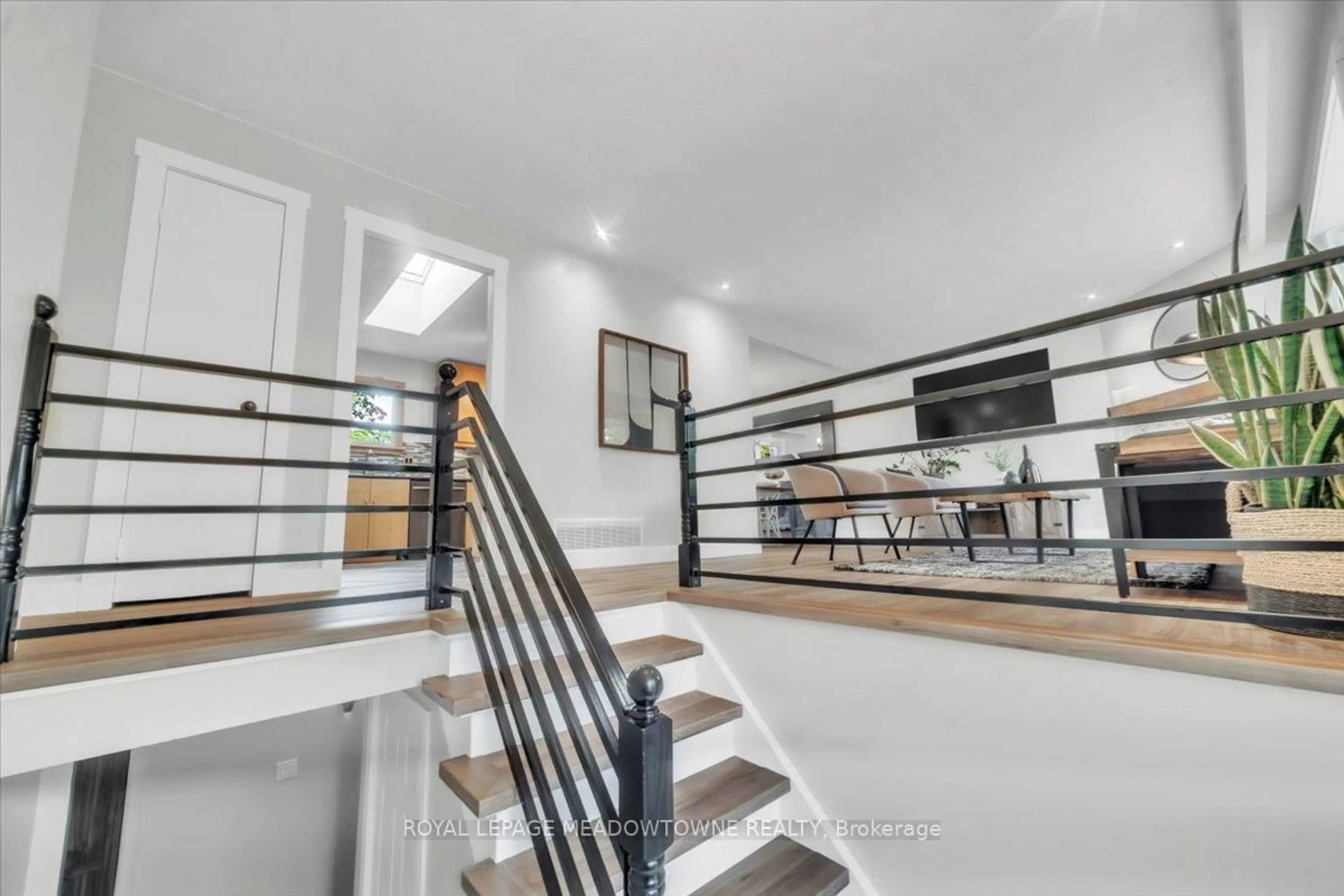Stairs for 32 Douglas Cres, Erin Ontario N0B 1Z0