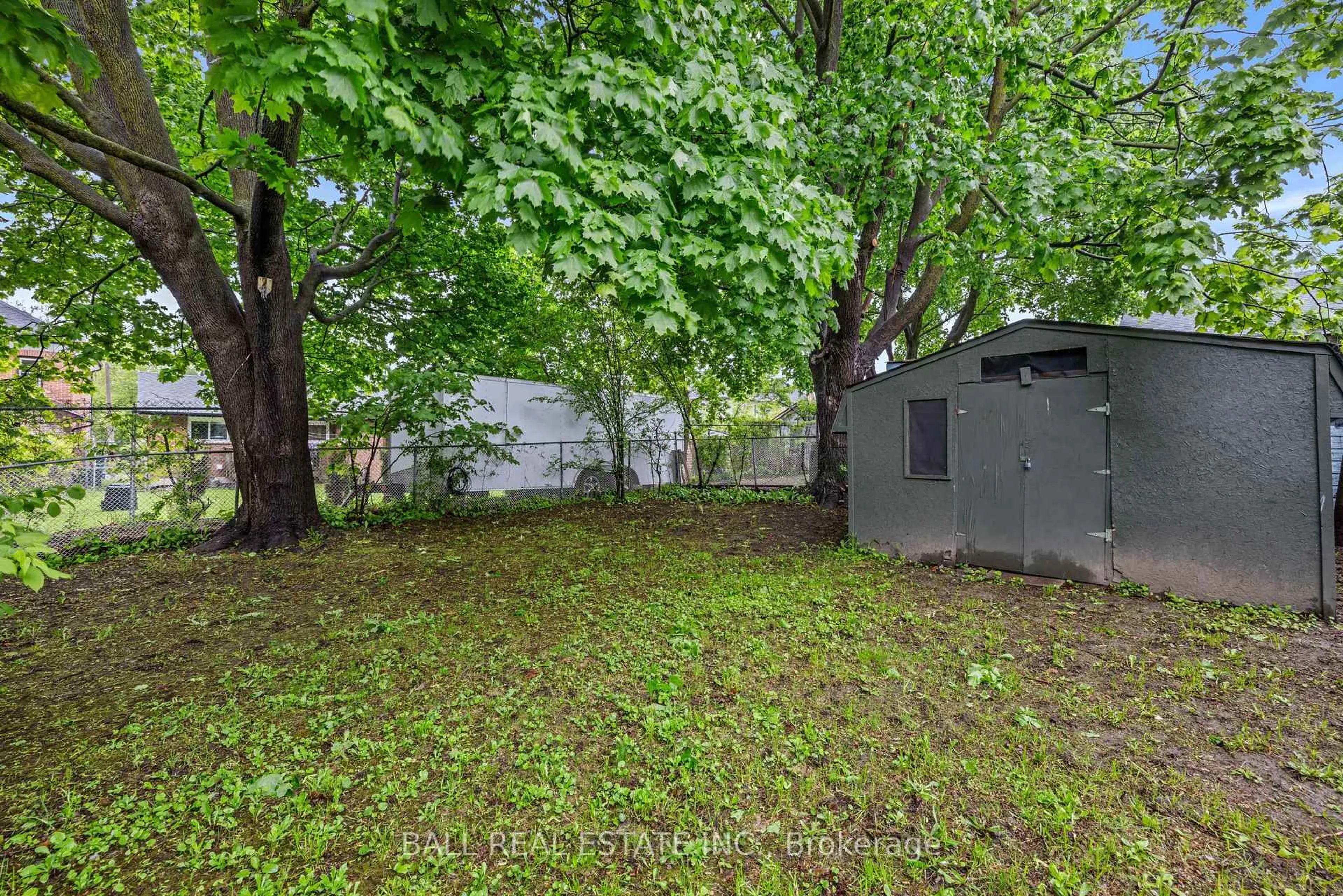 Shed for 583 Reid St, Peterborough Central Ontario K9H 4H2