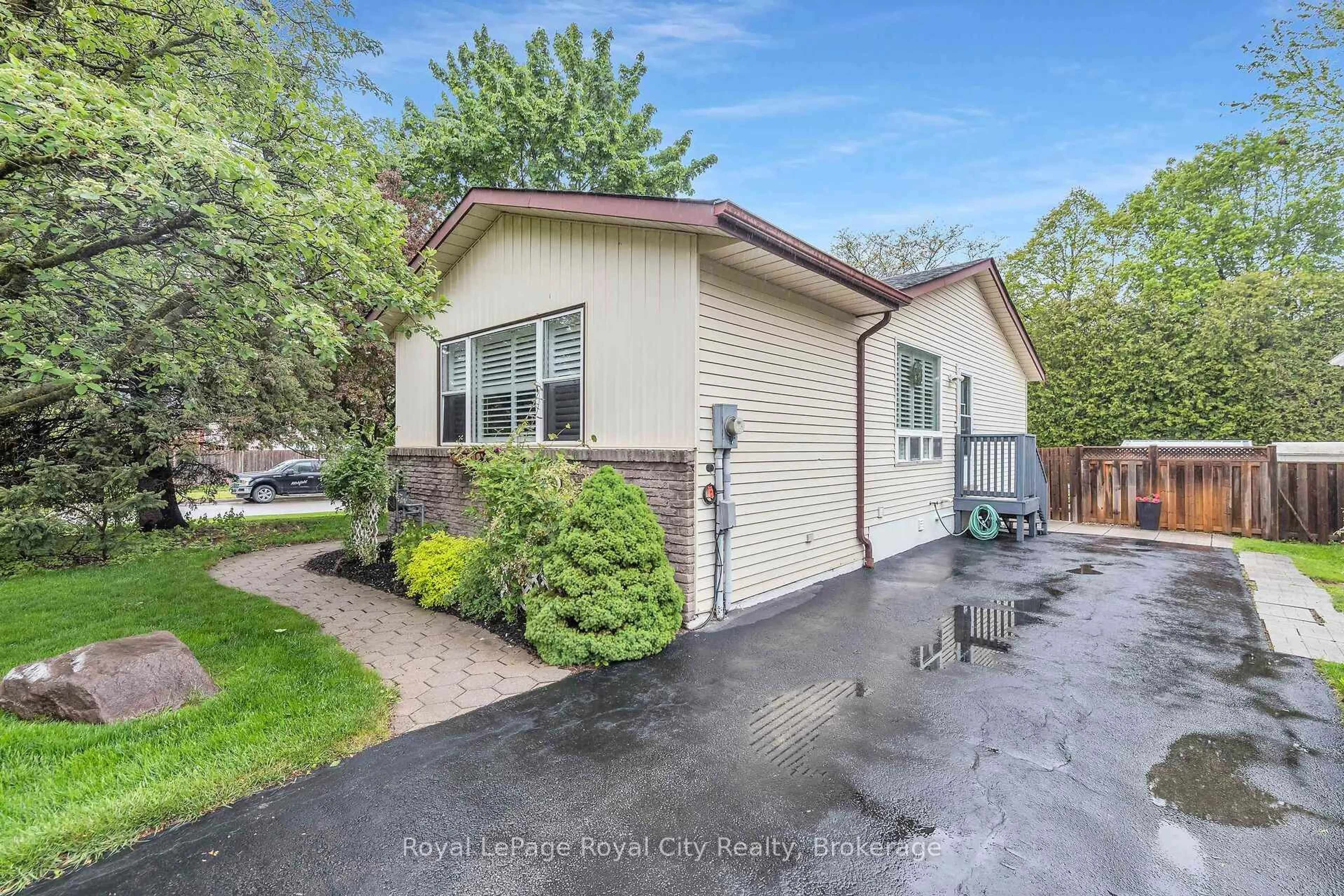 Unknown for 396 West Acres Dr, Guelph Ontario N1H 7C2