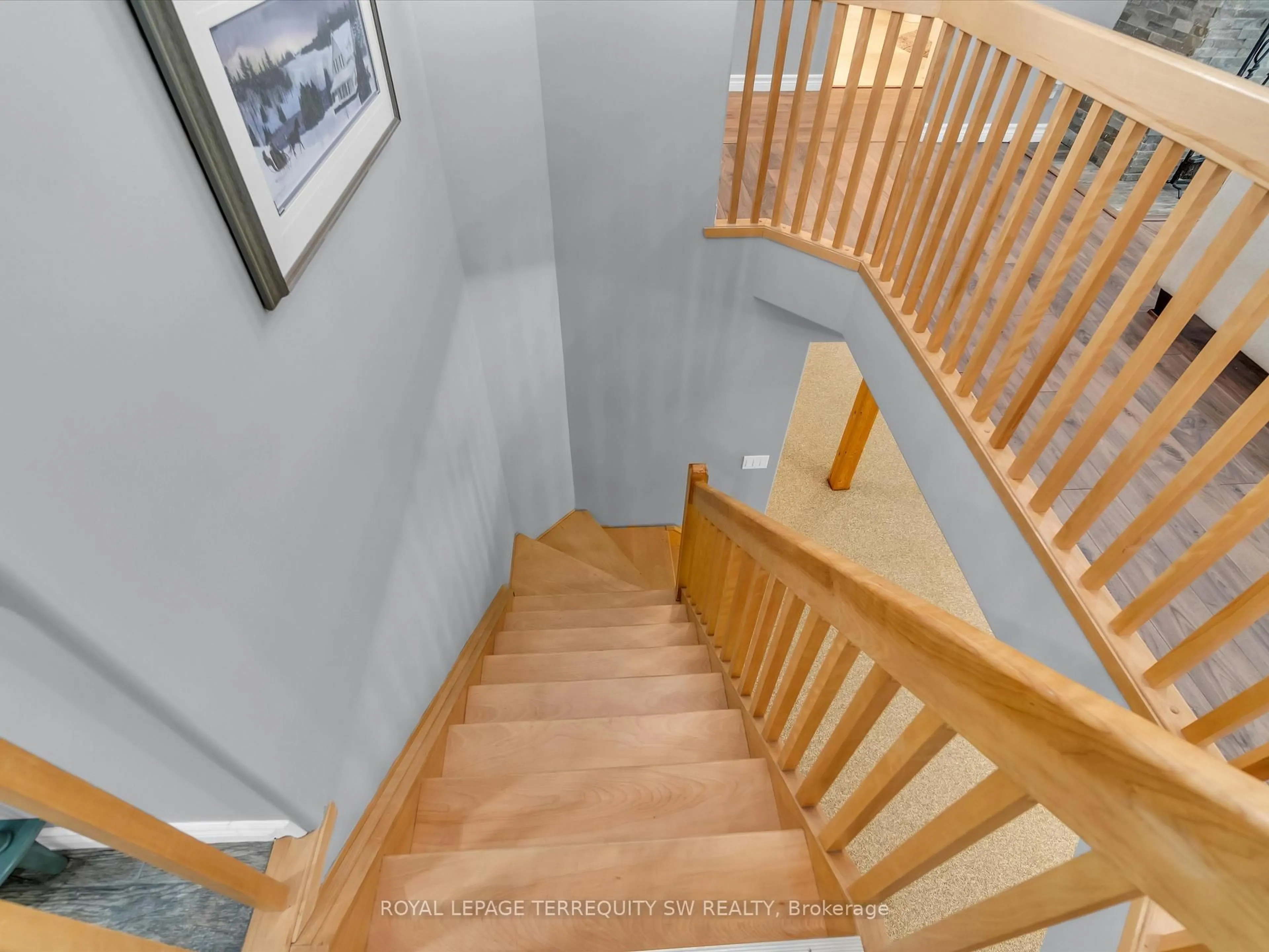 Stairs for 2095 Cedar Lane, Bracebridge Ontario P1L 1W9