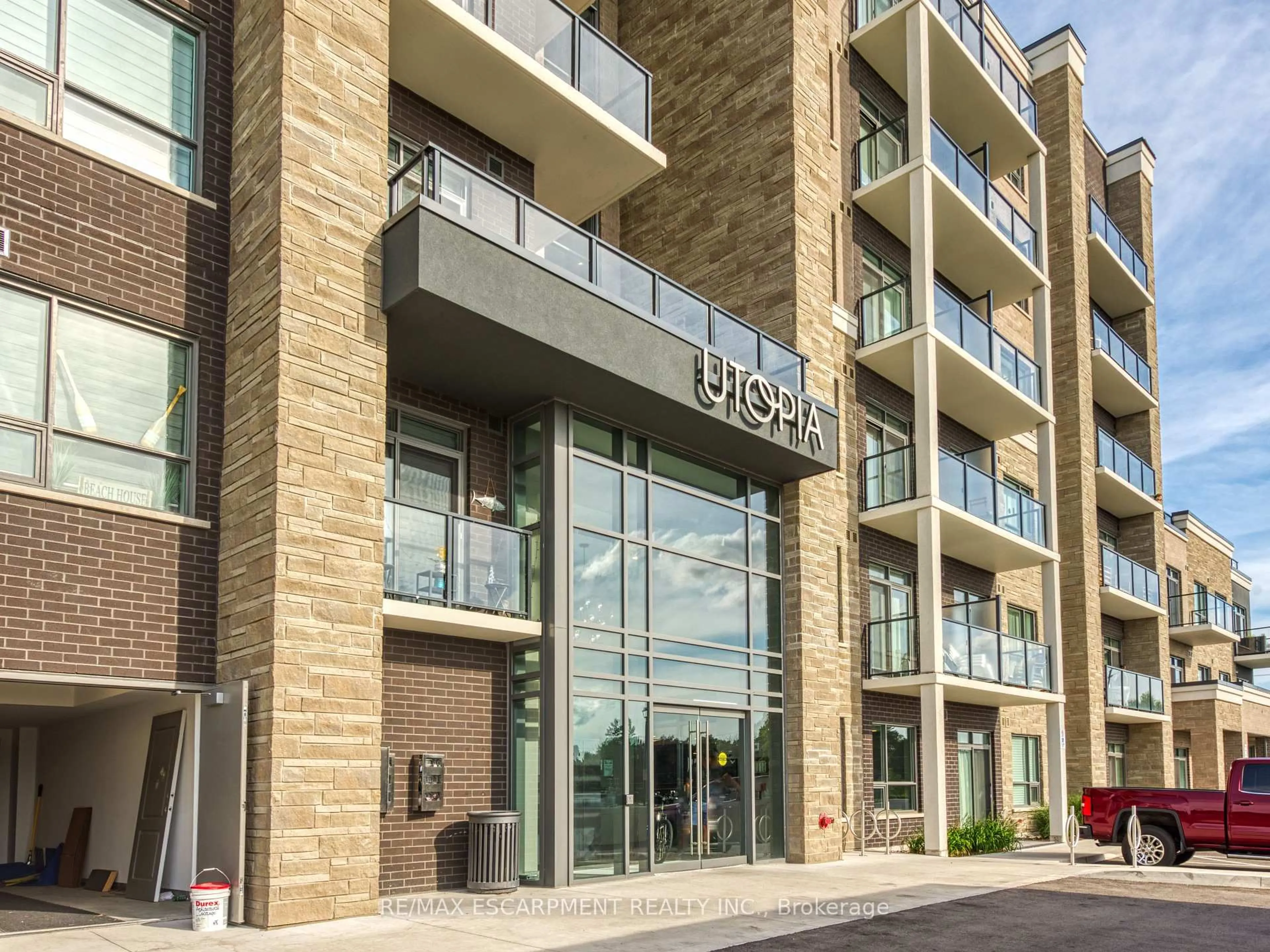 Indoor foyer for 5055 GREENLANE Rd #143, Lincoln Ontario L0R 1B3