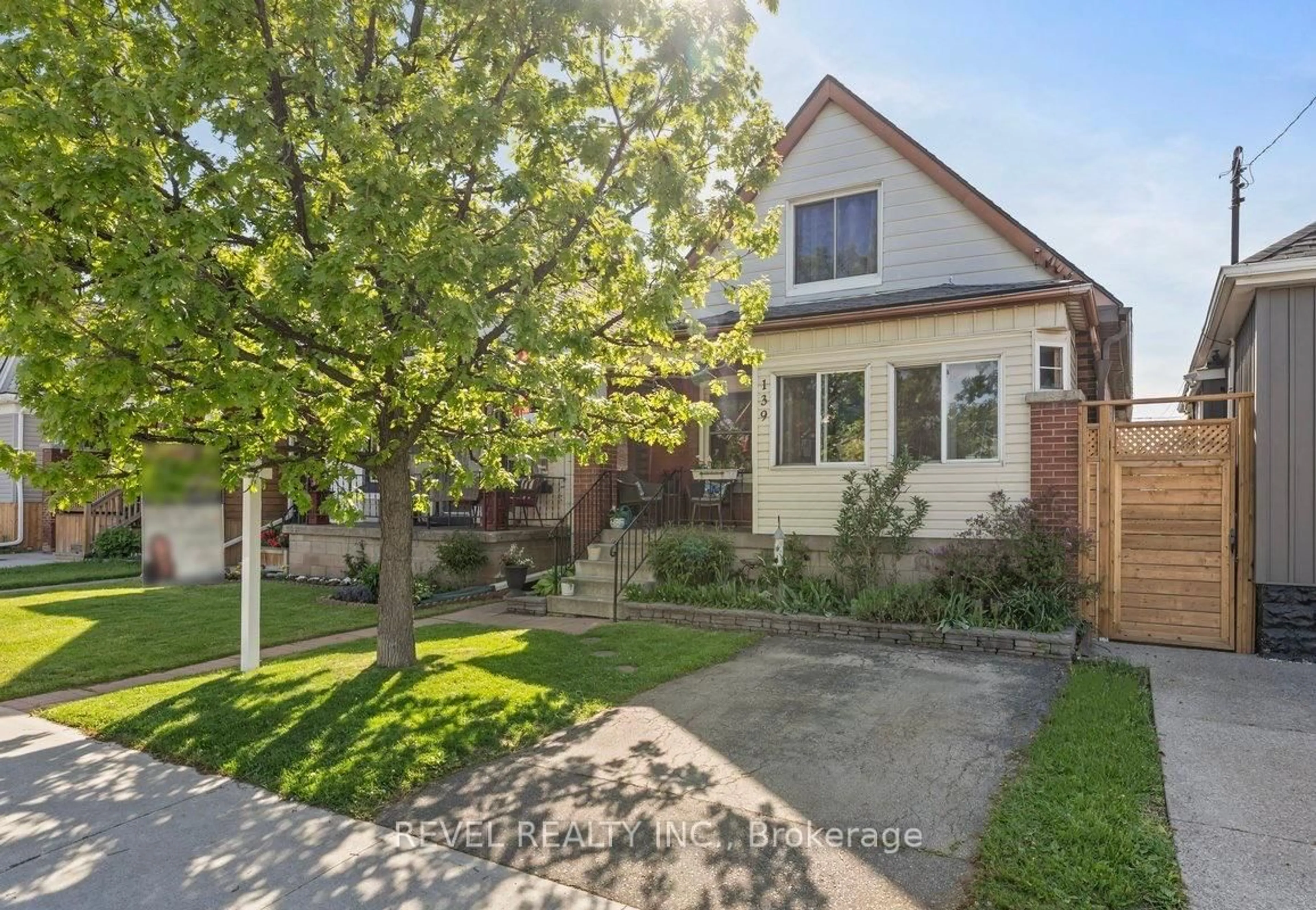Home with brick exterior material, street for 139 Garside Ave, Hamilton Ontario L8H 4W5
