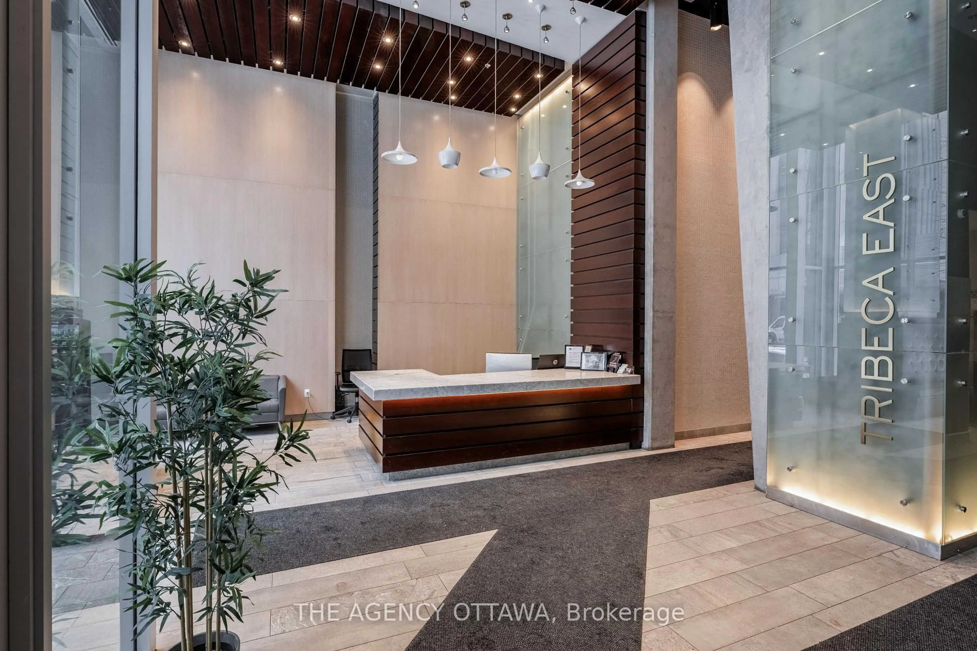 Contemporary bathroom, ceramic/tile floor for 40 Nepean St #707, Ottawa Ontario K2P 0X5