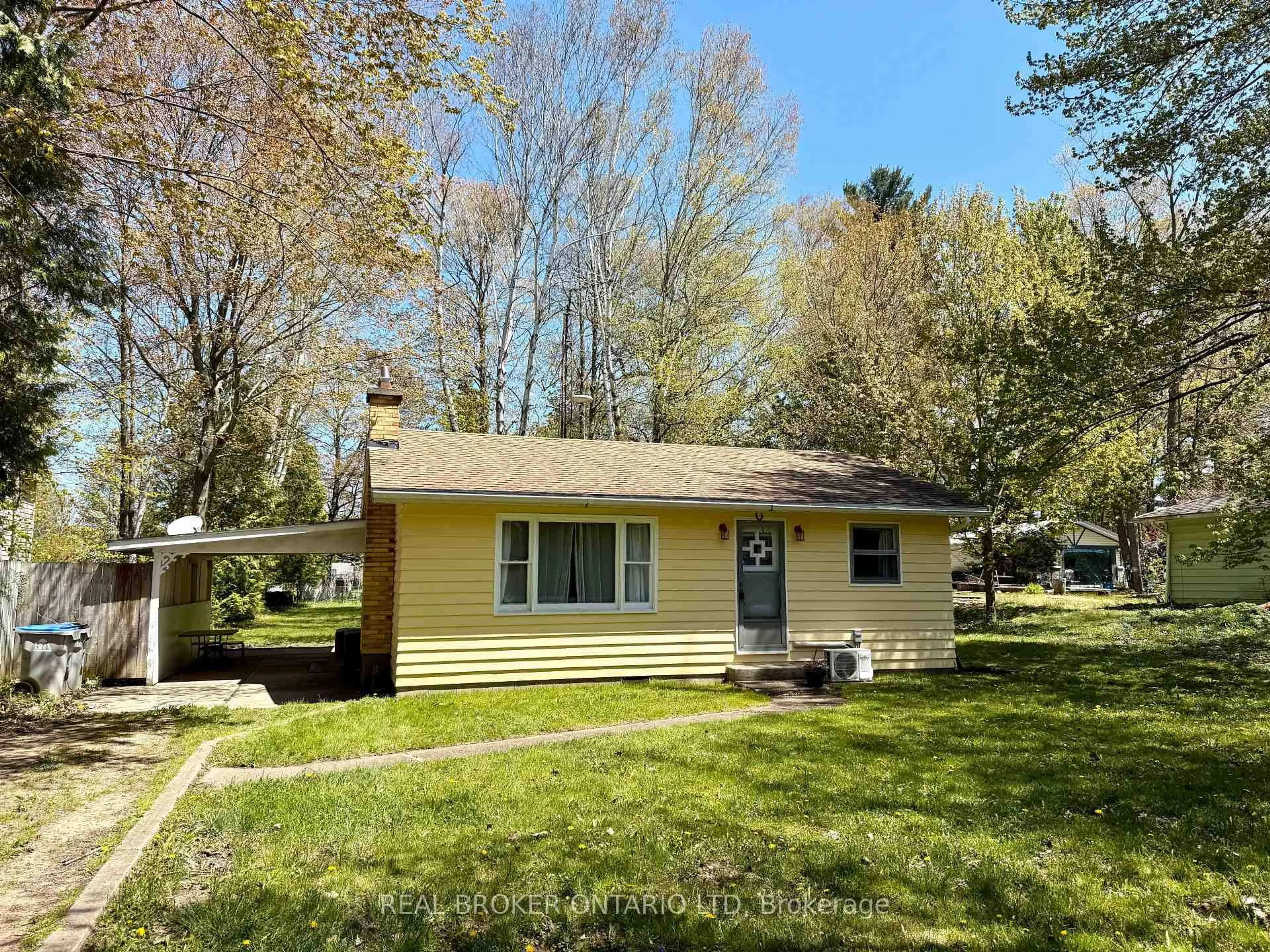 Home with vinyl exterior material, street for 9684 Maylard Ave, Lambton Shores Ontario N0N 1J3
