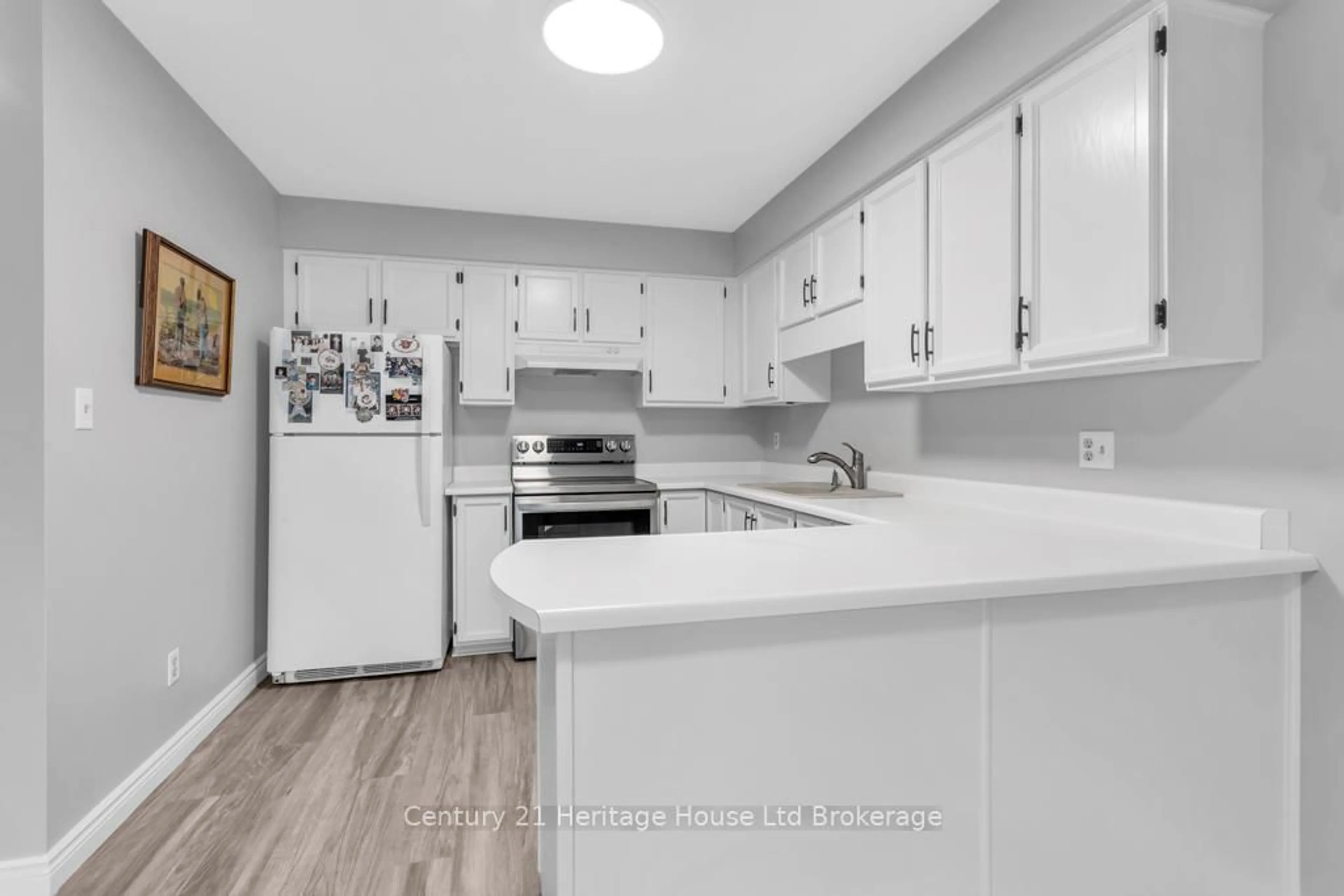 Standard kitchen, unknown for 65 Seres Dr, Tillsonburg Ontario N4G 5E7