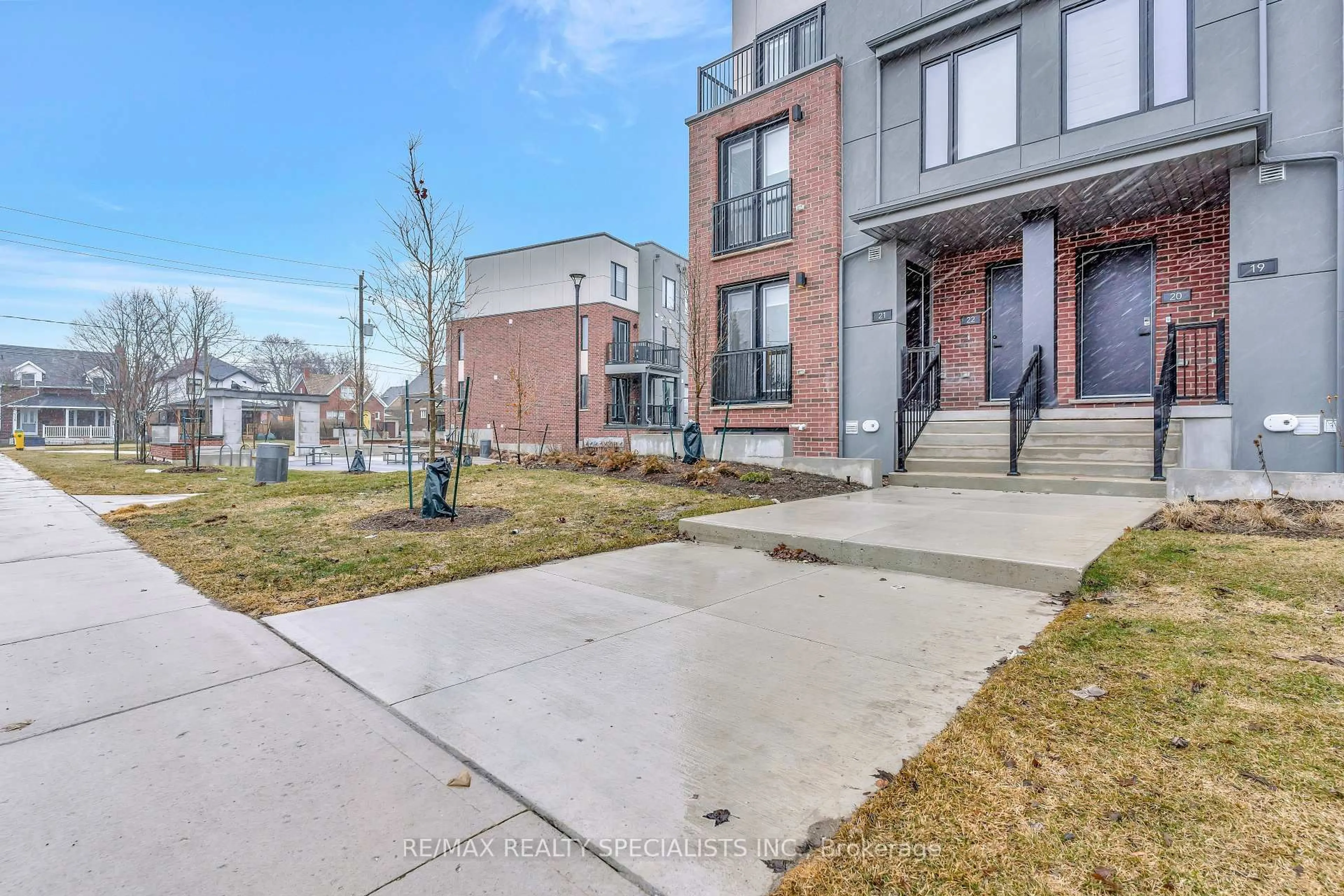 Unknown for 99 Roger St #21, Waterloo Ontario N2J 1A4