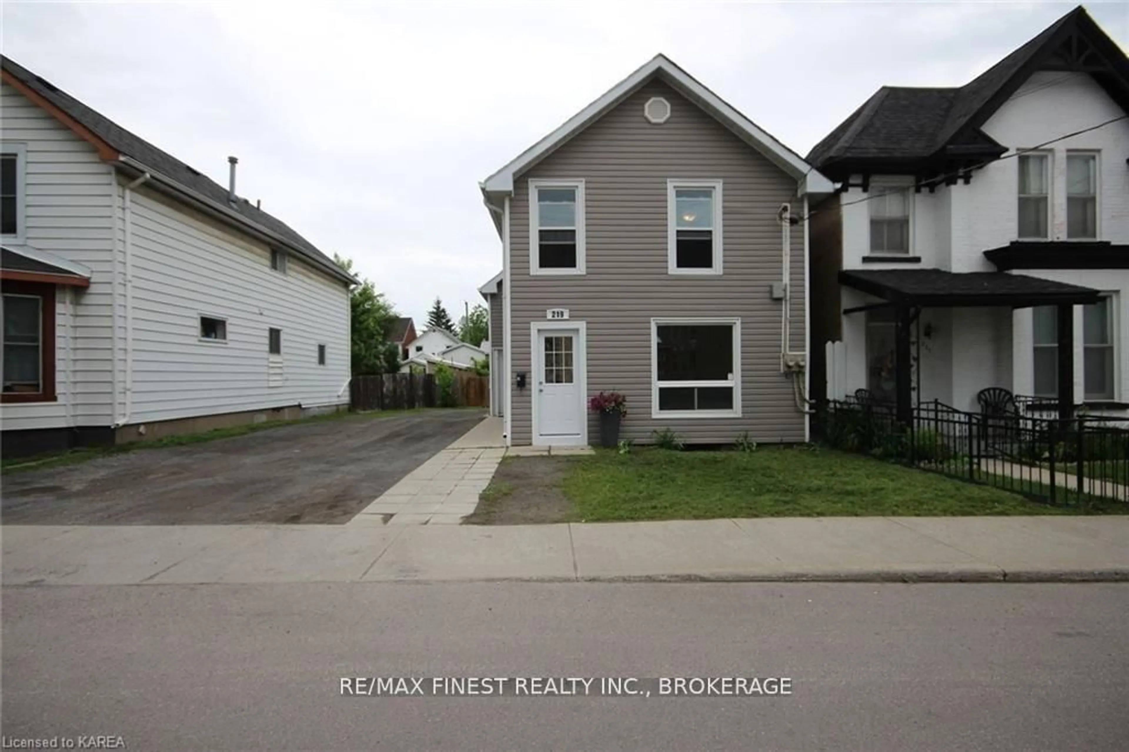 Unknown for 219 Montreal St, Kingston Ontario K7K 3G6