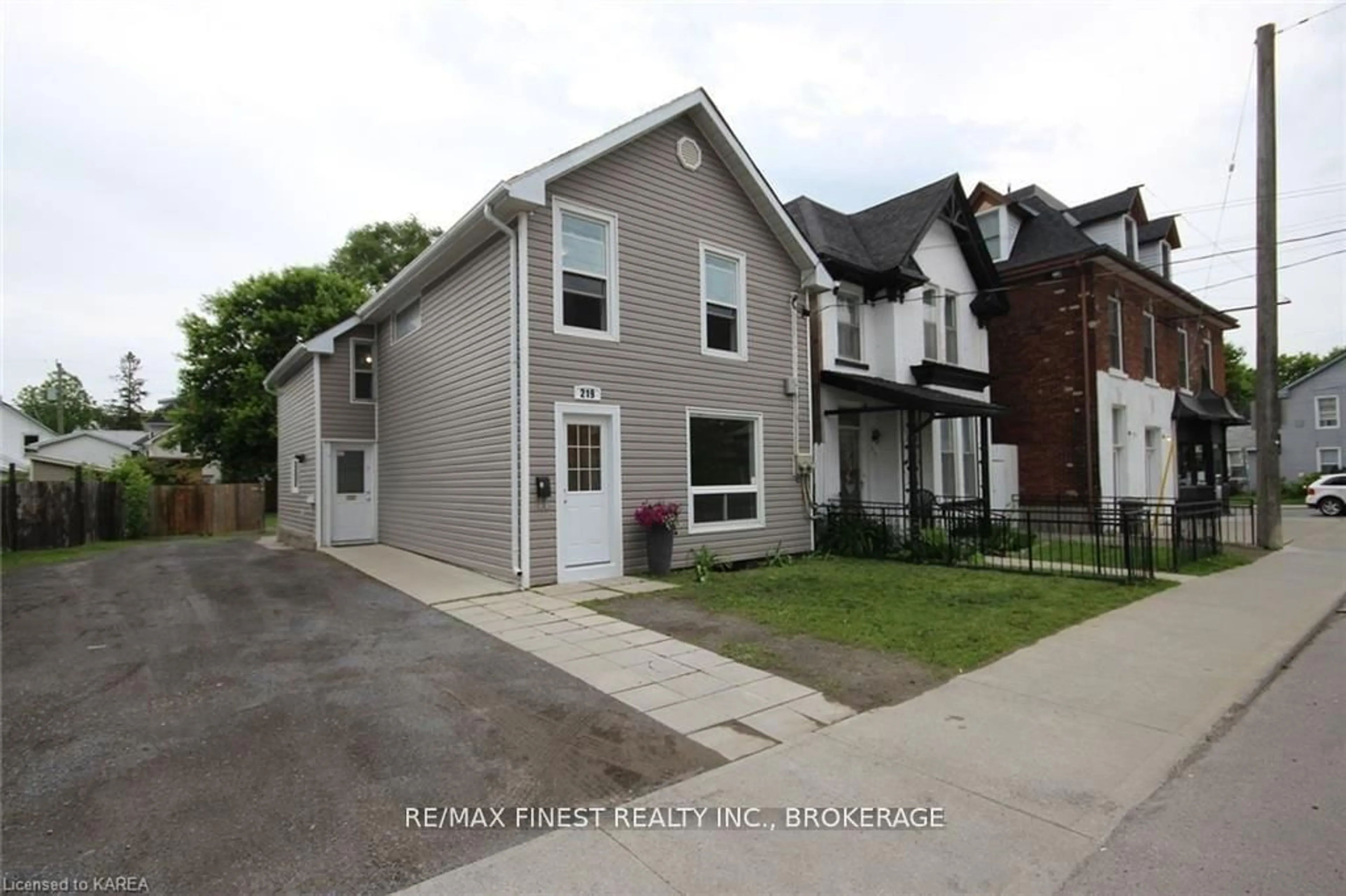 Unknown for 219 Montreal St, Kingston Ontario K7K 3G6