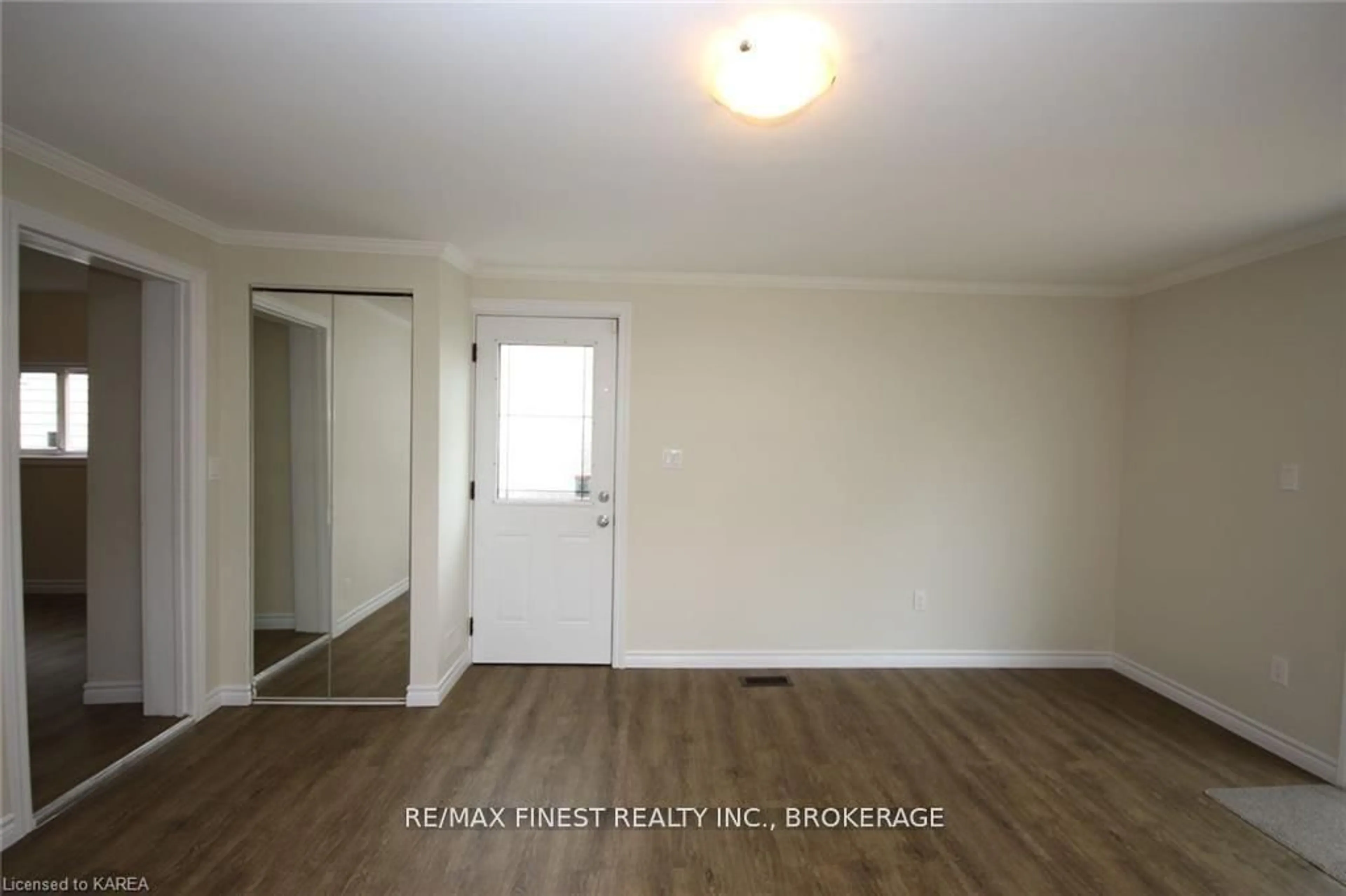 A pic of a room for 219 Montreal St, Kingston Ontario K7K 3G6