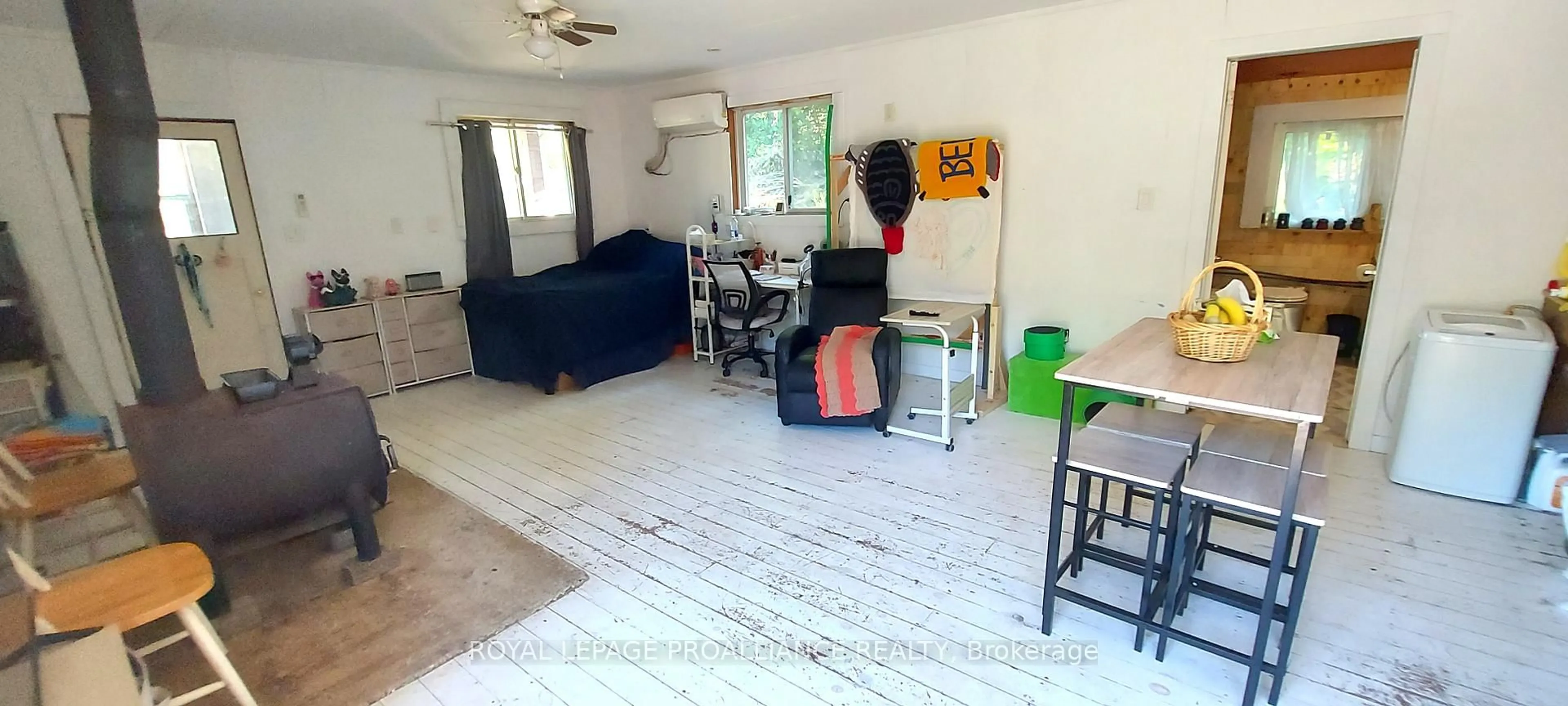 A pic of a room for 812 Cleveland Rd, Madoc Ontario K0K 1Y0