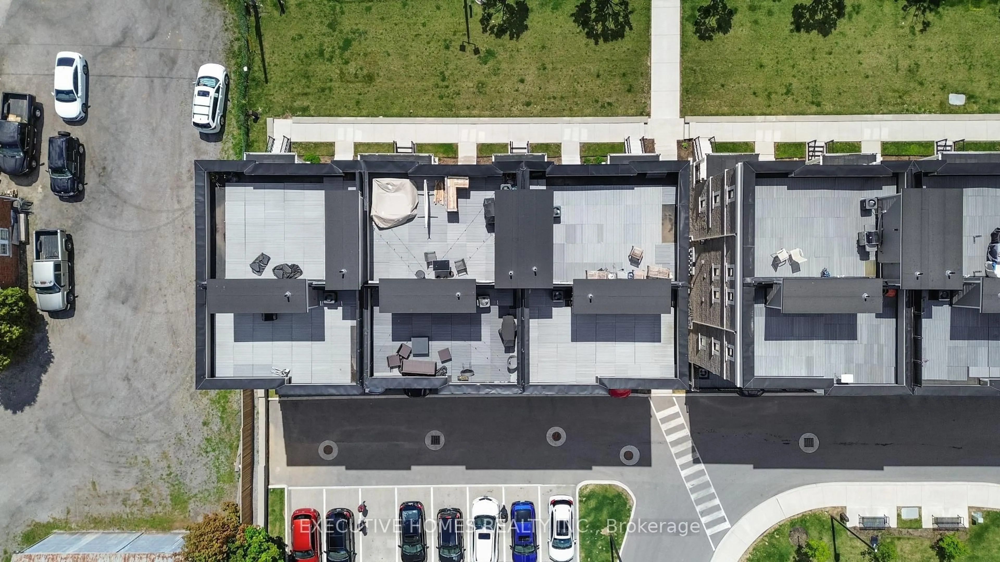A pic from outside/outdoor area/front of a property/back of a property/a pic from drone, unknown for 383 Dundas St #74, Hamilton Ontario L0R 2H3