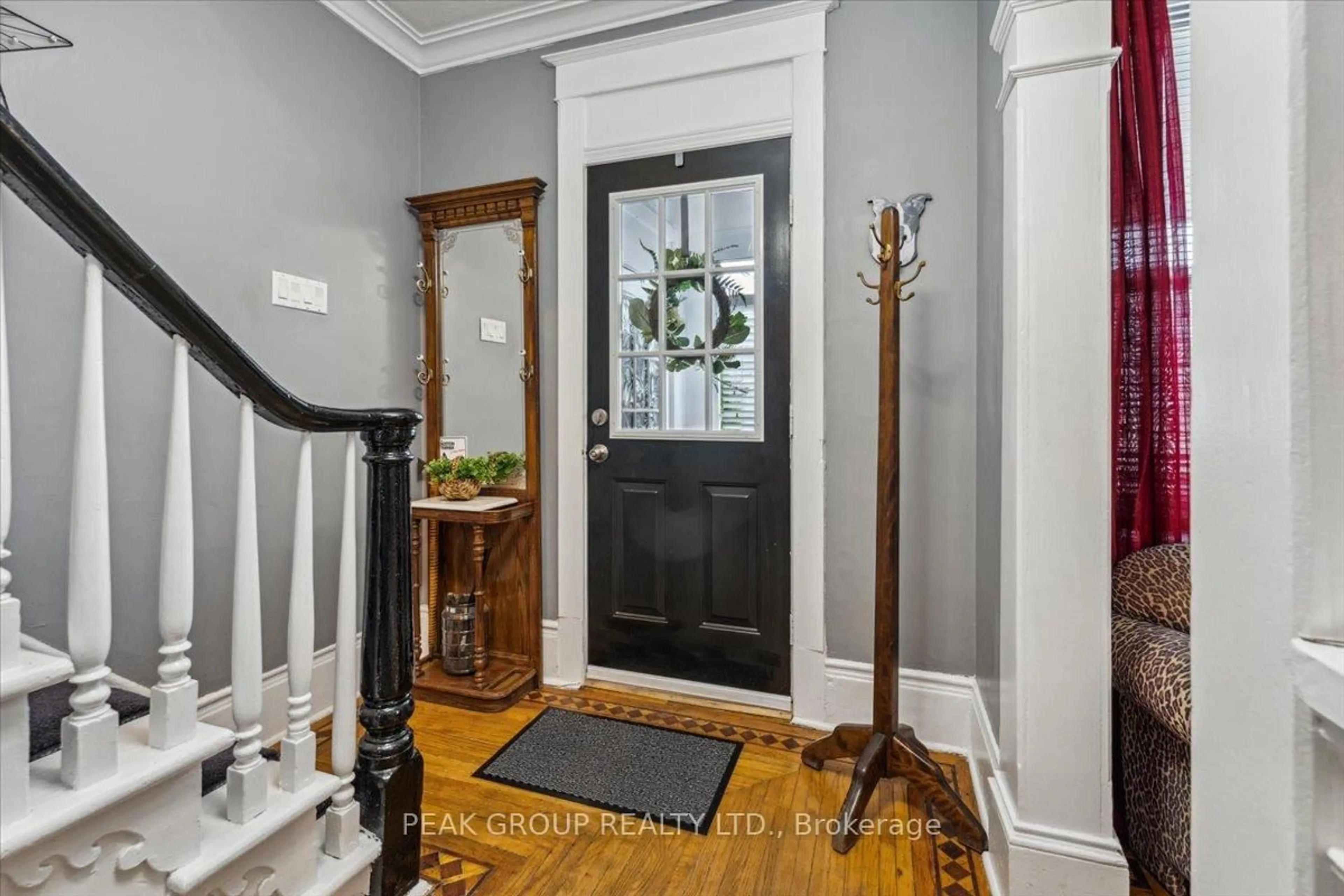 Indoor entryway for 26 Garnet St, St. Catharines Ontario L2M 5E8