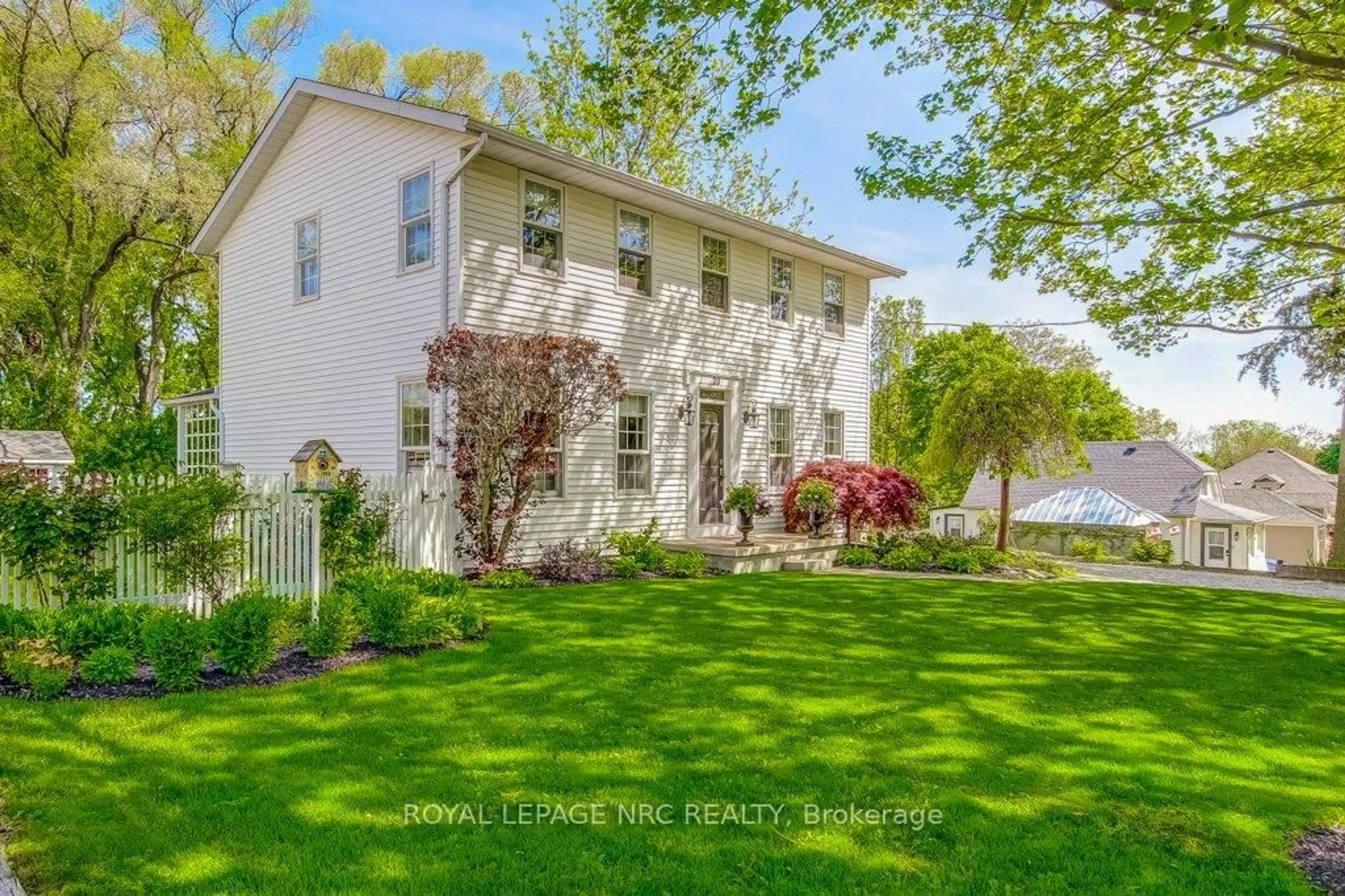 Unknown for 20 Dumfries St, Niagara-on-the-Lake Ontario L0S 1J0