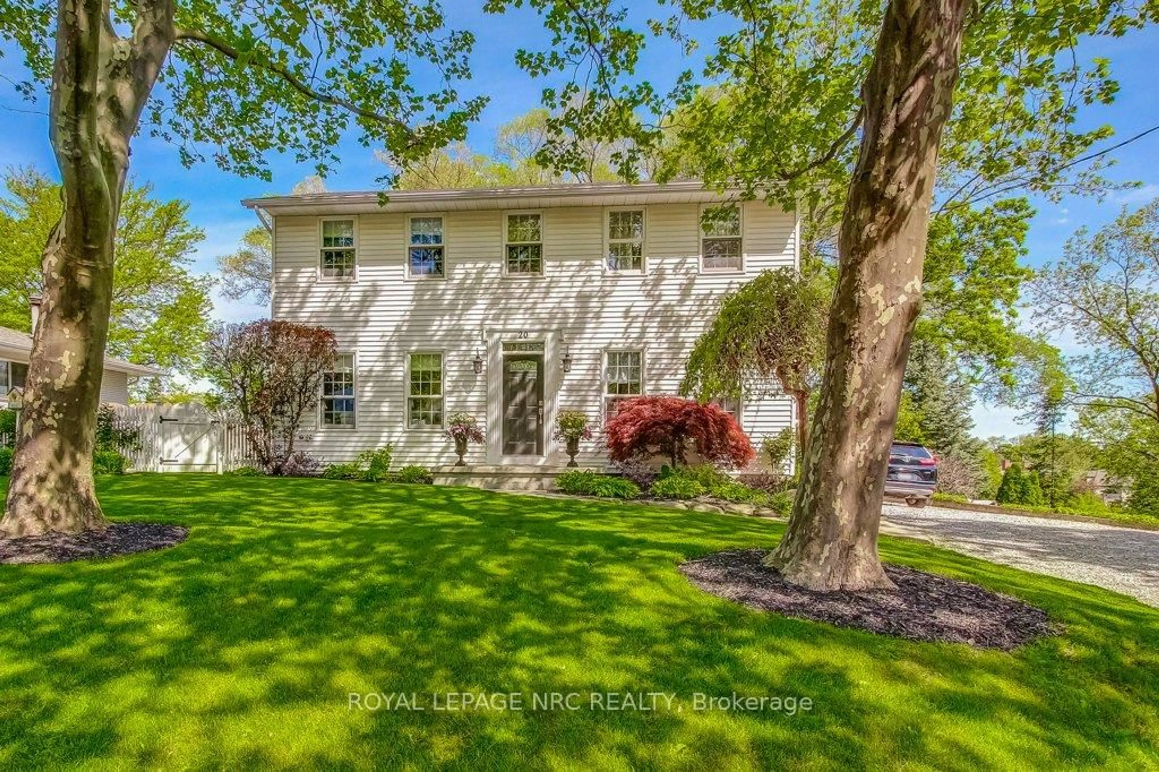 Unknown for 20 Dumfries St, Niagara-on-the-Lake Ontario L0S 1J0