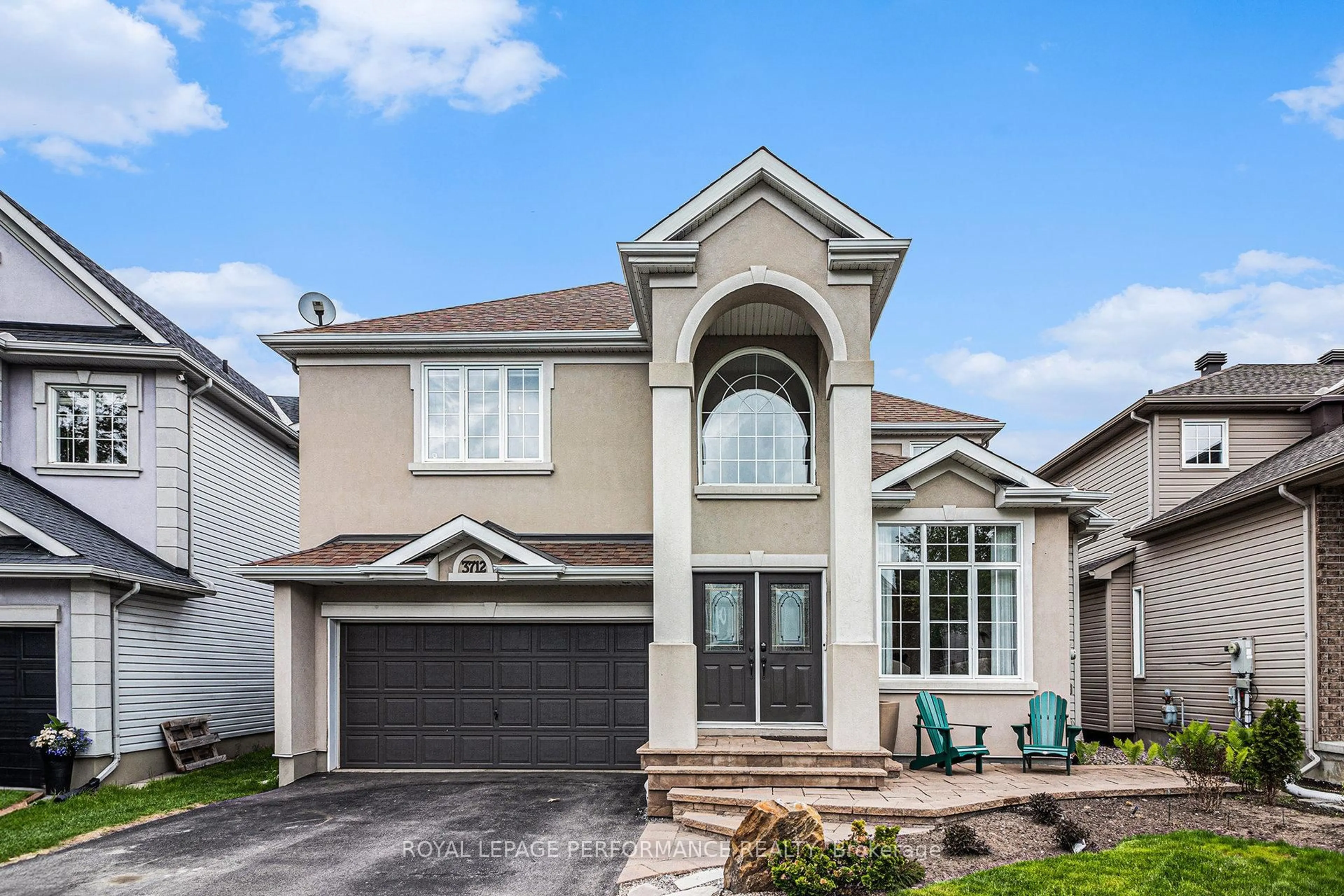 Home with vinyl exterior material, street for 3712 Mountain Meadows Cres, Gloucester Ontario K1V 1V7