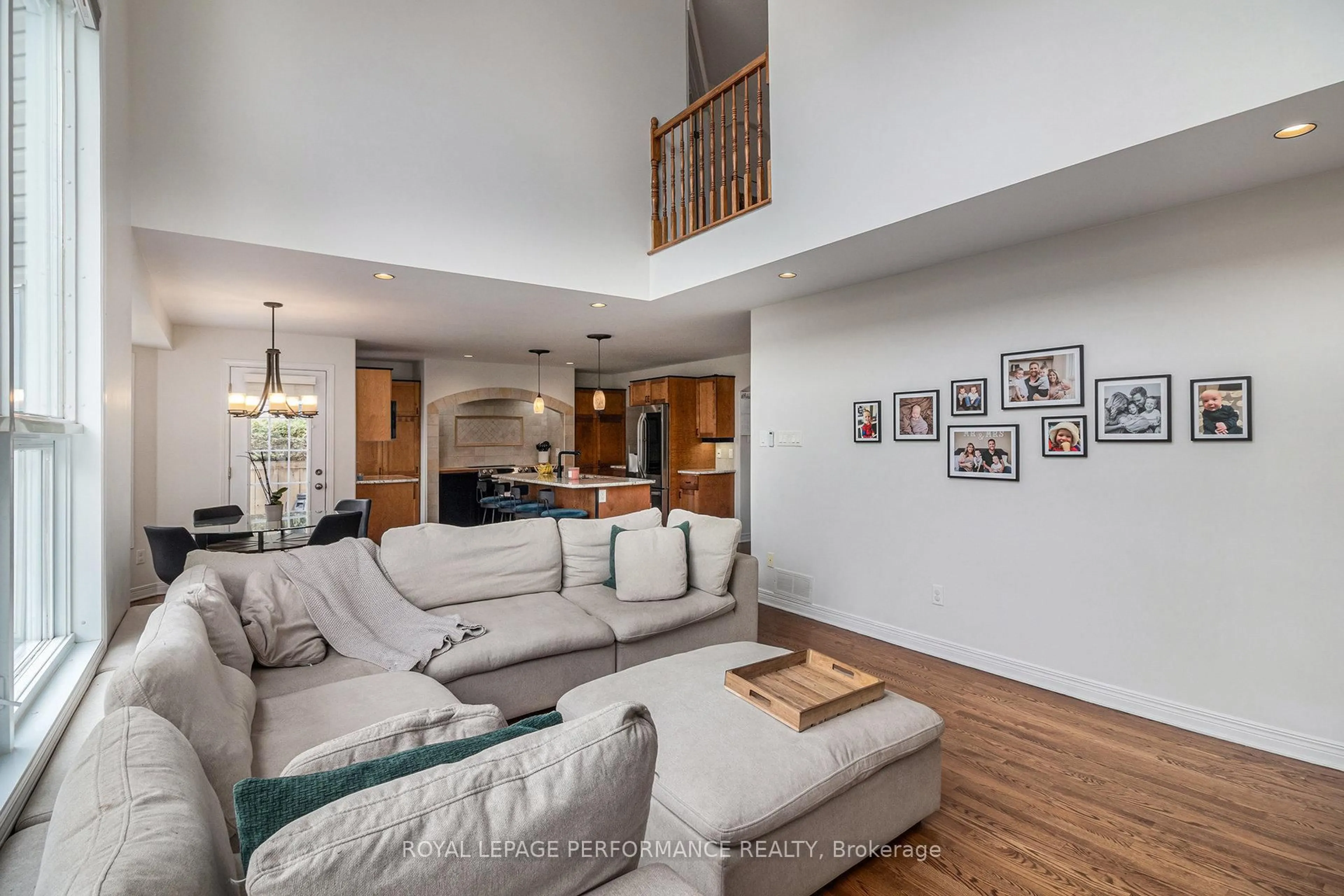 Living room with furniture, unknown for 3712 Mountain Meadows Cres, Gloucester Ontario K1V 1V7