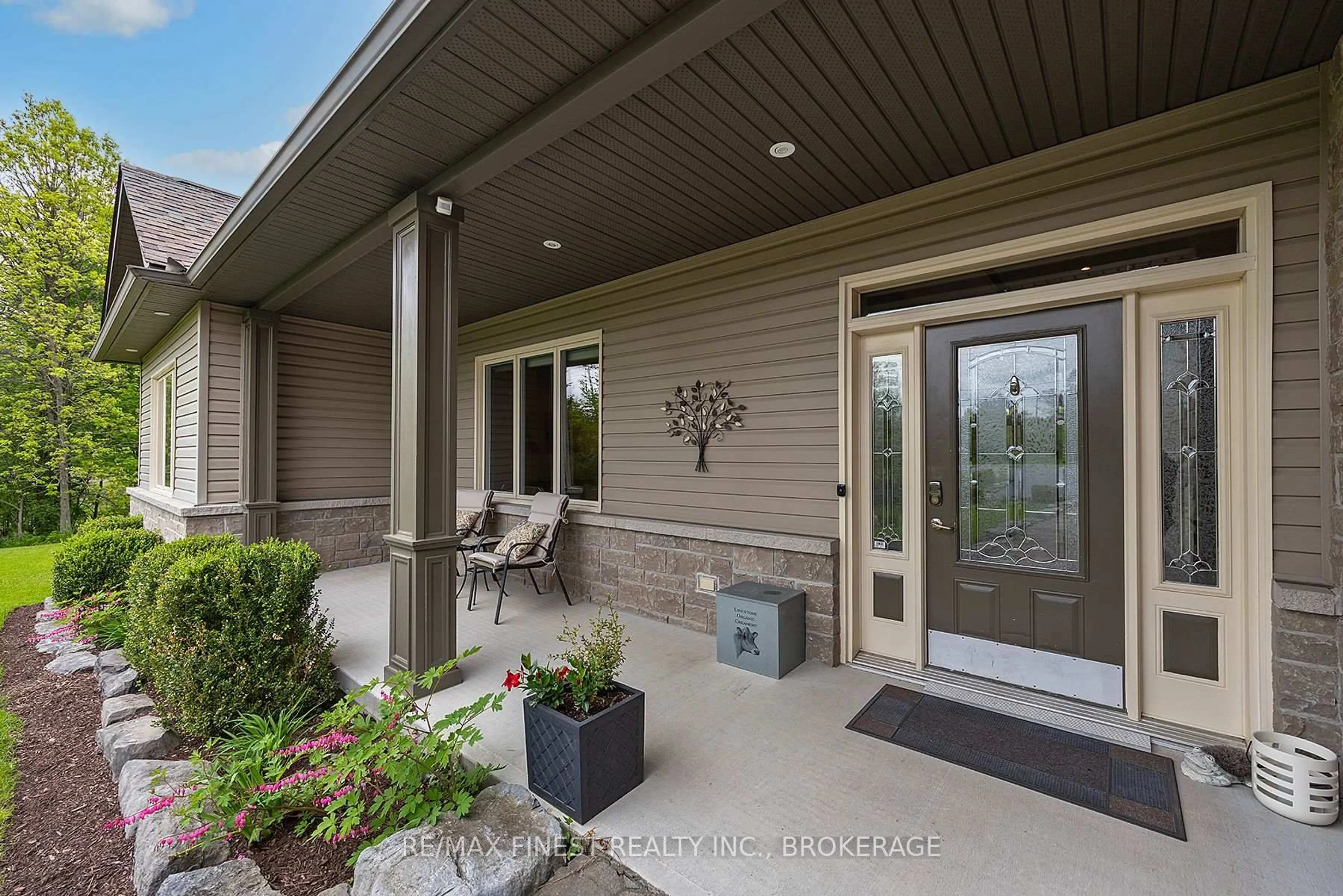 Indoor entryway for 1910 Cole Hill Rd, Kingston Ontario K0H 1S0
