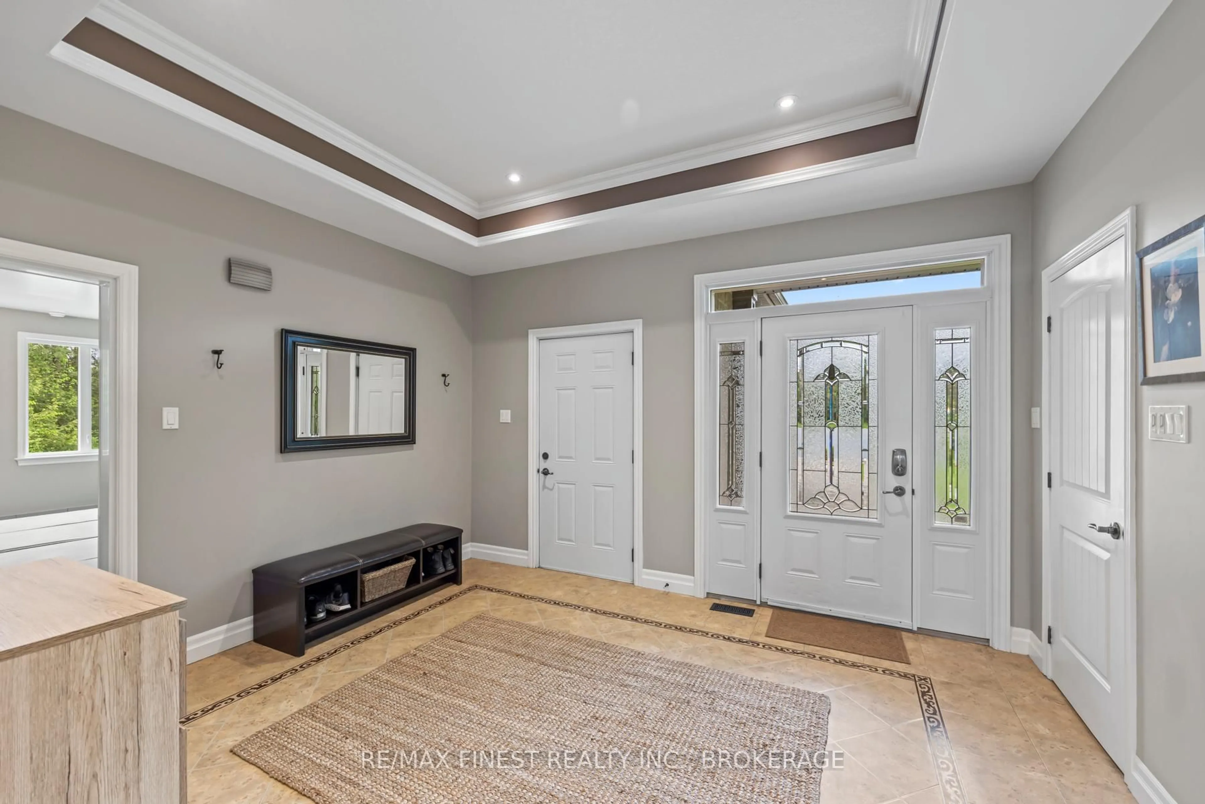 Indoor entryway for 1910 Cole Hill Rd, Kingston Ontario K0H 1S0