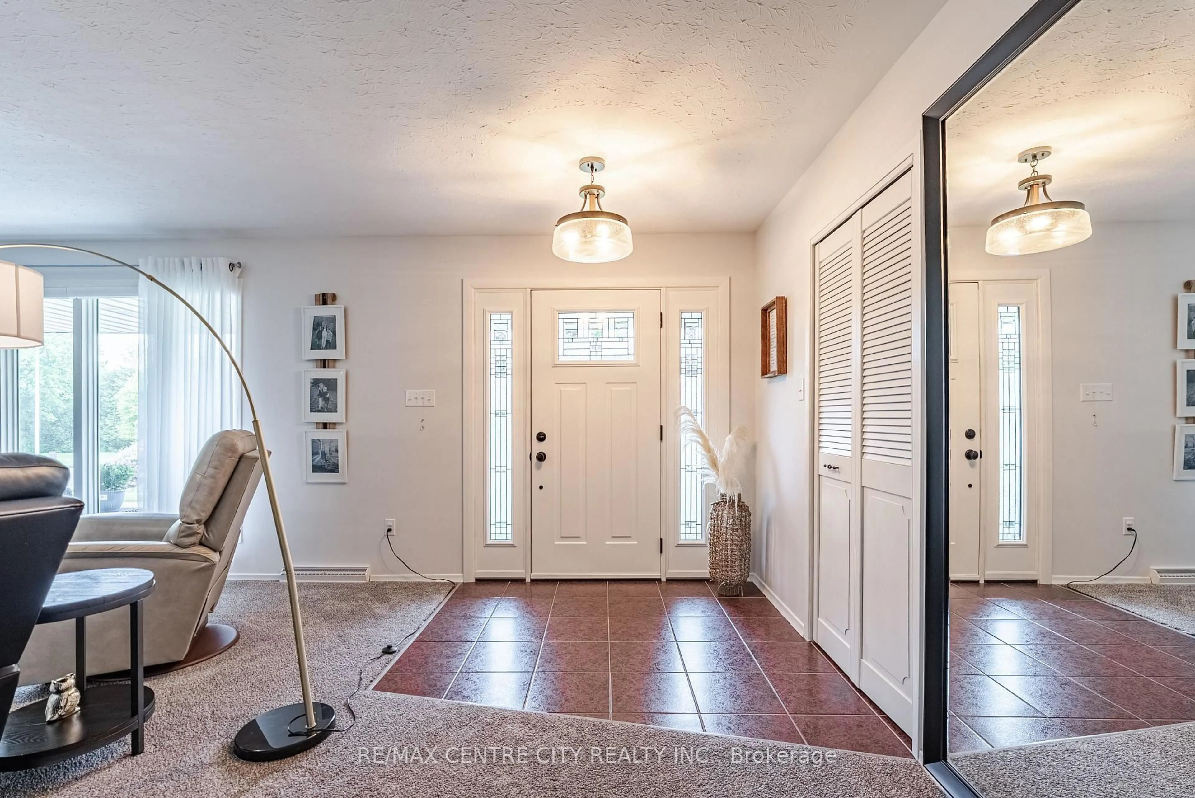 Indoor entryway for 18 Fath Ave, Aylmer Ontario N5H 1V8