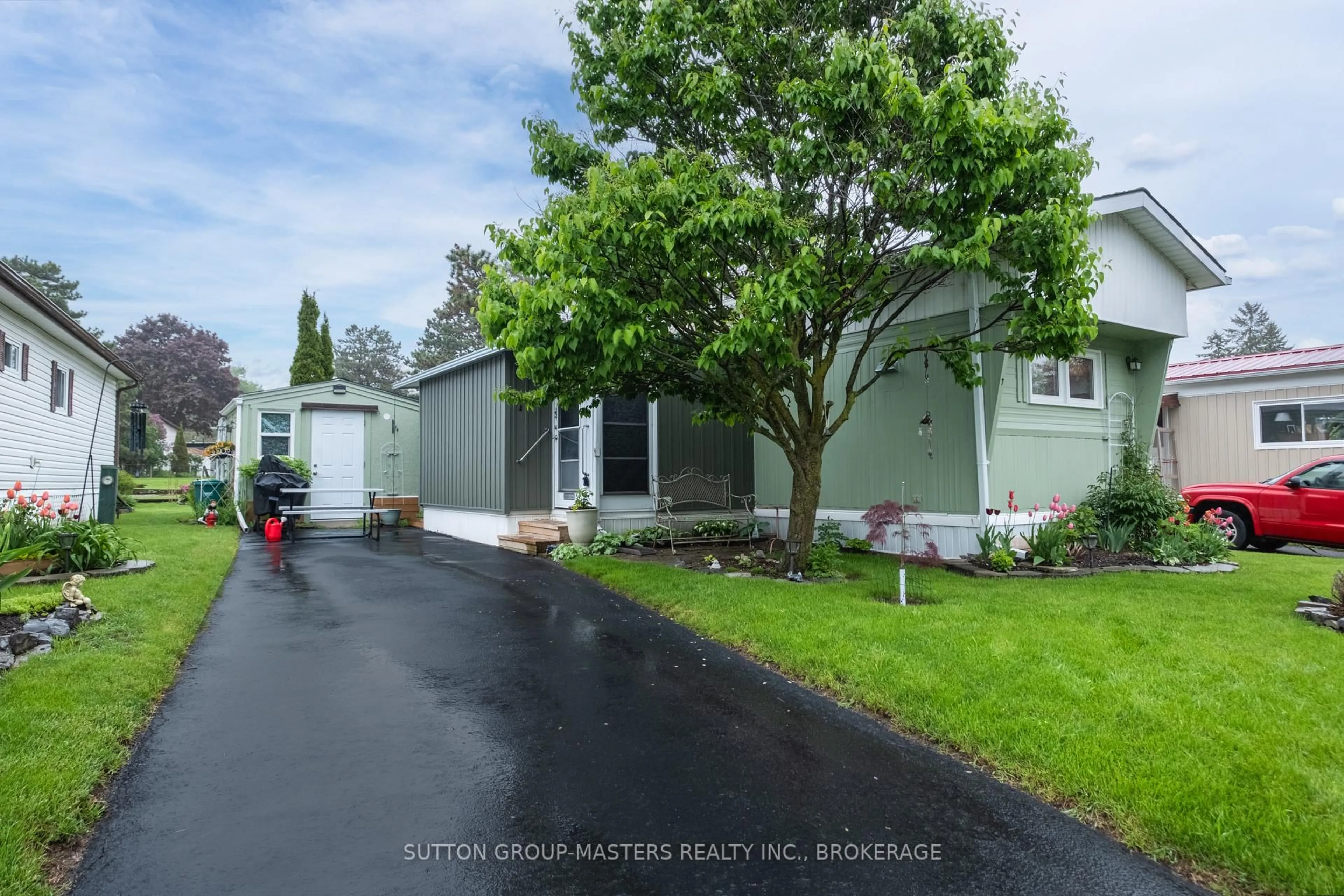 Home with vinyl exterior material, water/lake/river/ocean view for 7 Wentworth Dr, Kingston Ontario K7K 5E1