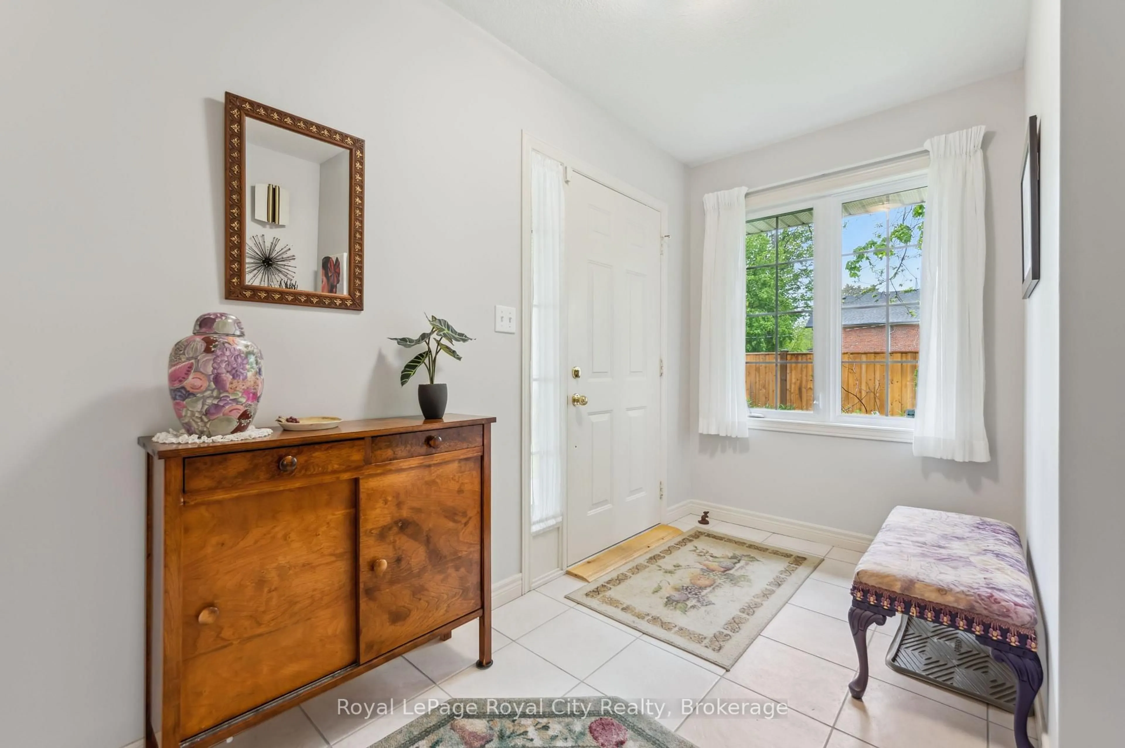 Indoor entryway for 110 Church St, Centre Wellington Ontario N0B 1S0
