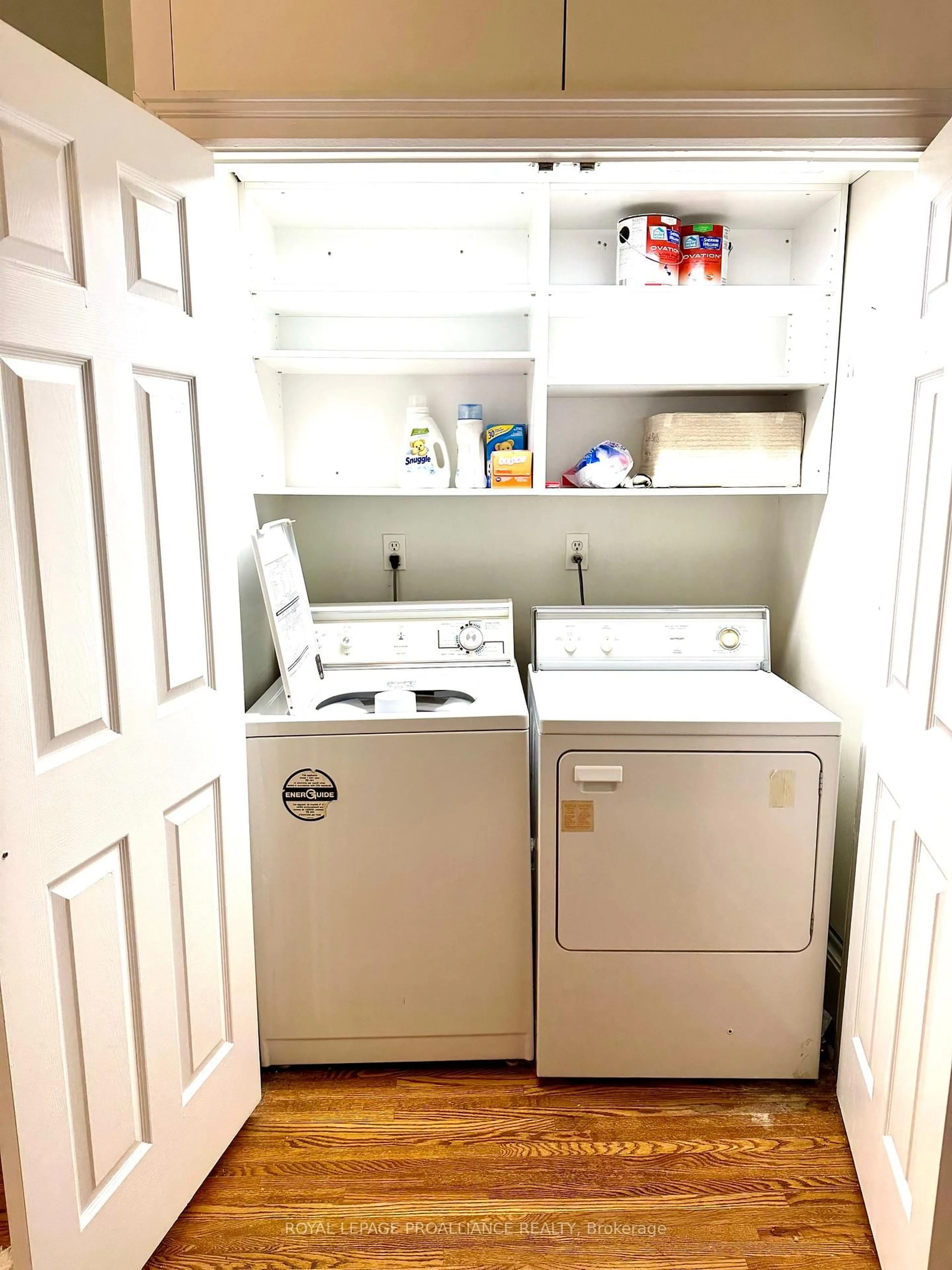 Laundry room for 237 John St #3, Belleville Ontario K8N 3G2