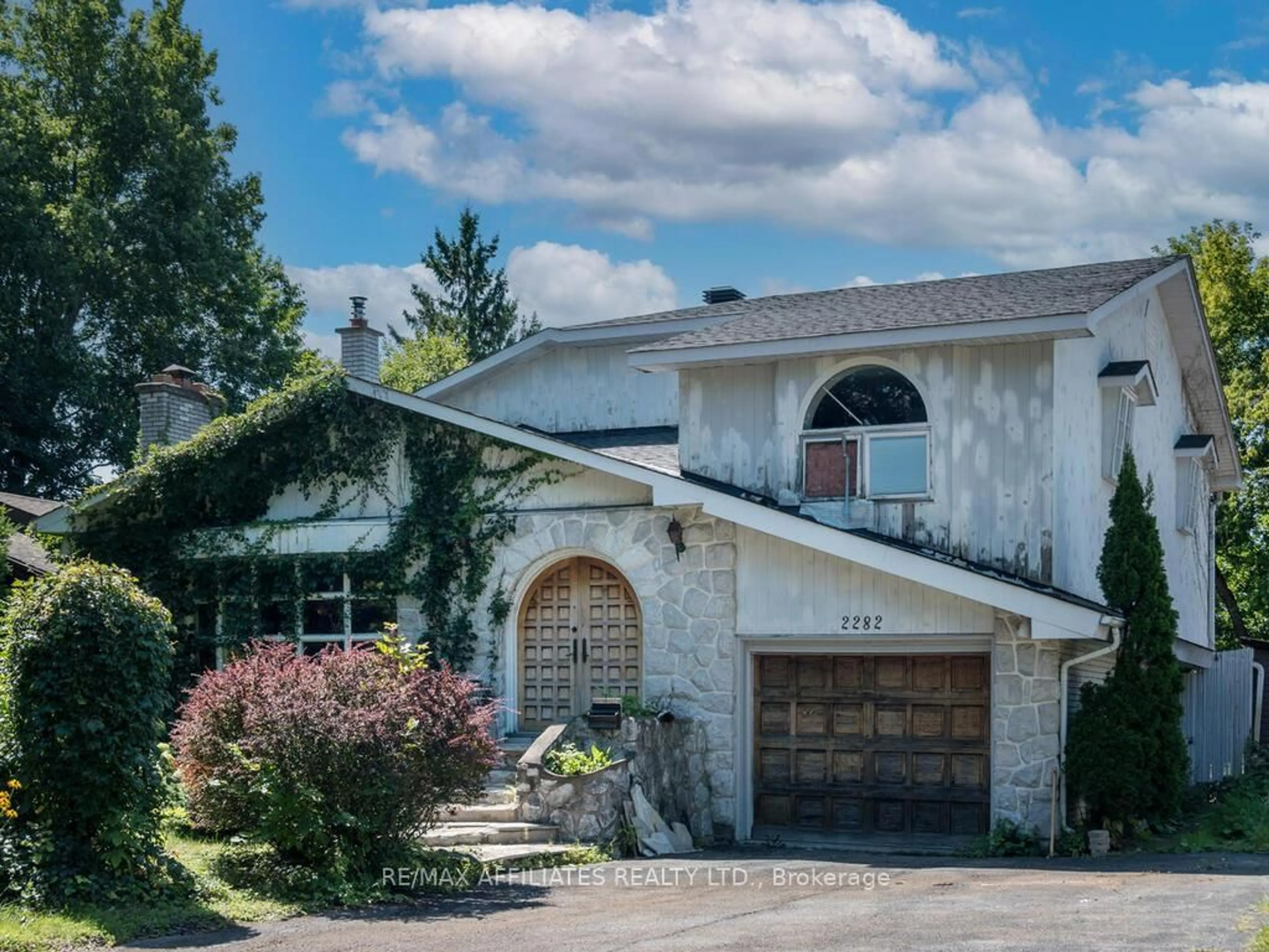Home with brick exterior material, street for 2282 CRANE St, Ottawa Ontario K1G 3C7