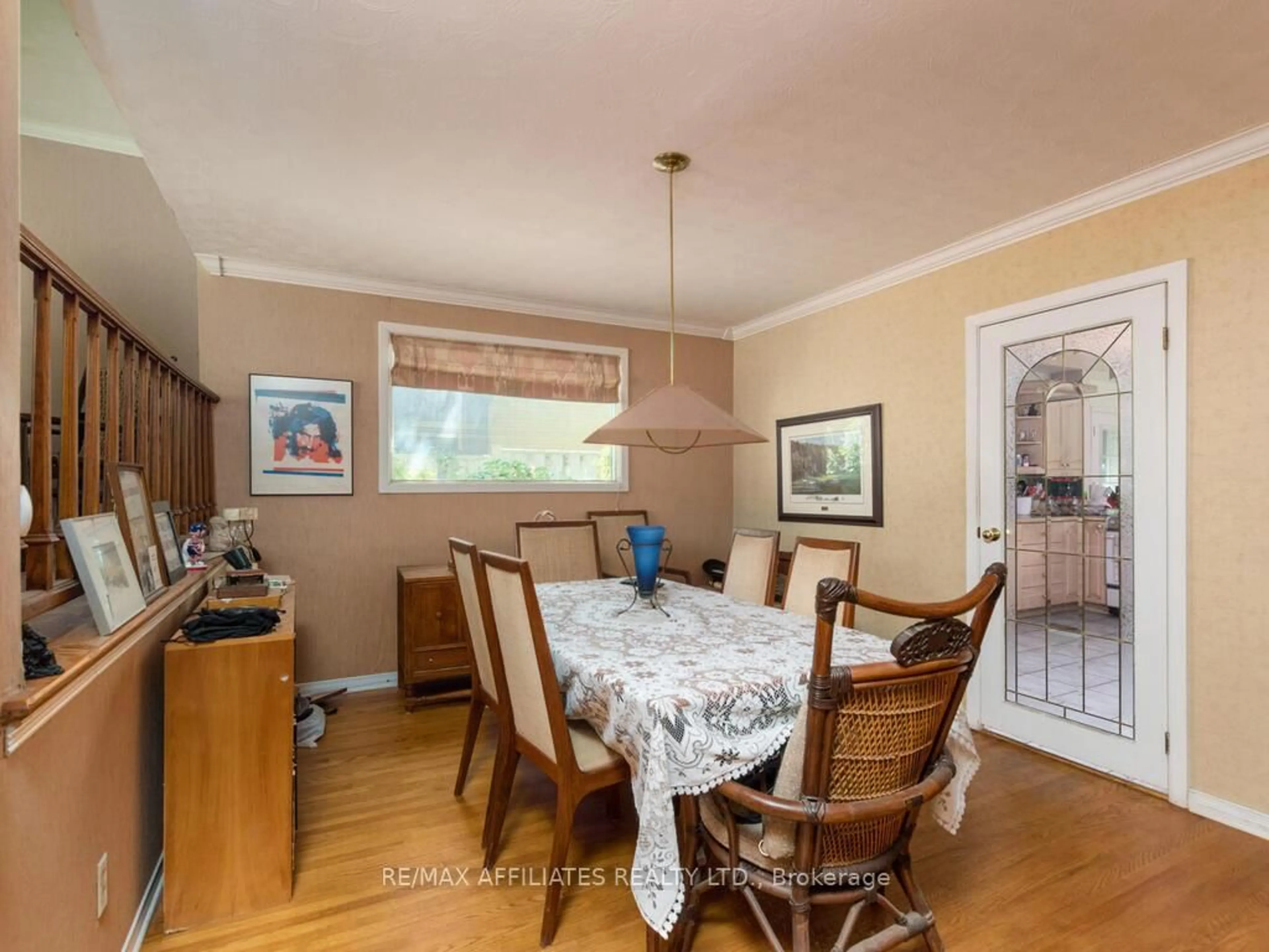Dining room, wood/laminate floor for 2282 CRANE St, Ottawa Ontario K1G 3C7