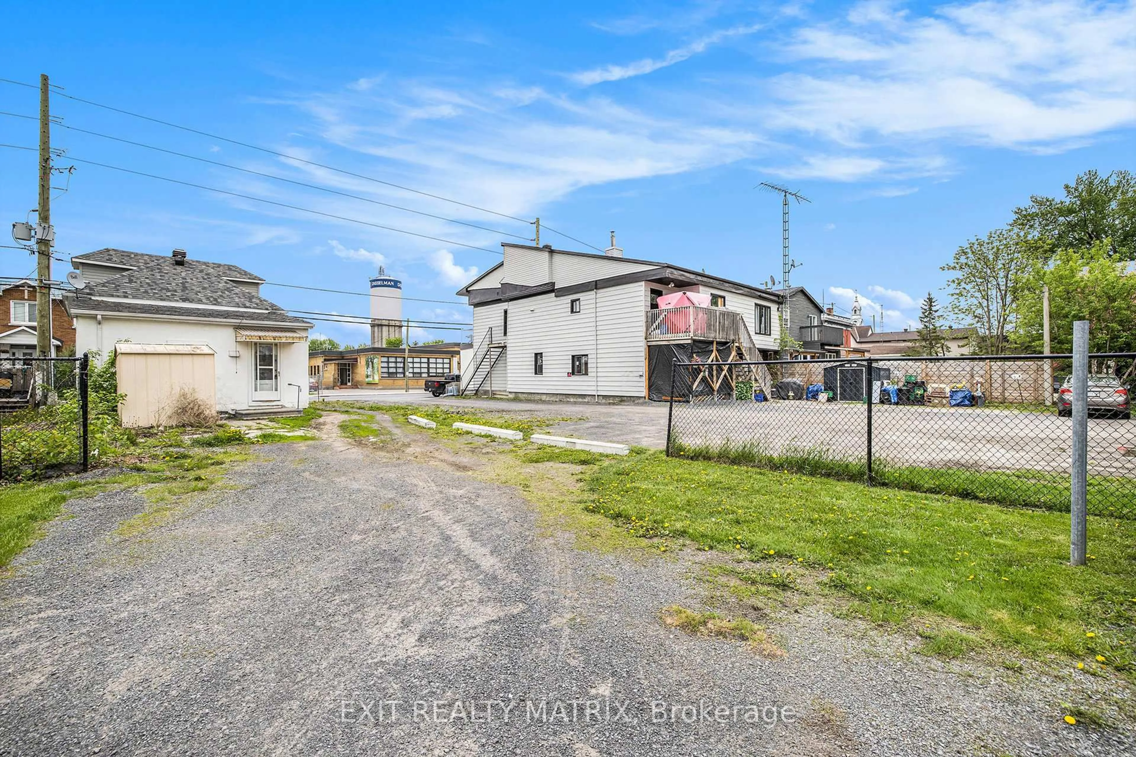 A pic from outside/outdoor area/front of a property/back of a property/a pic from drone, street for 757 Principale St, Casselman Ontario K0A 1M0