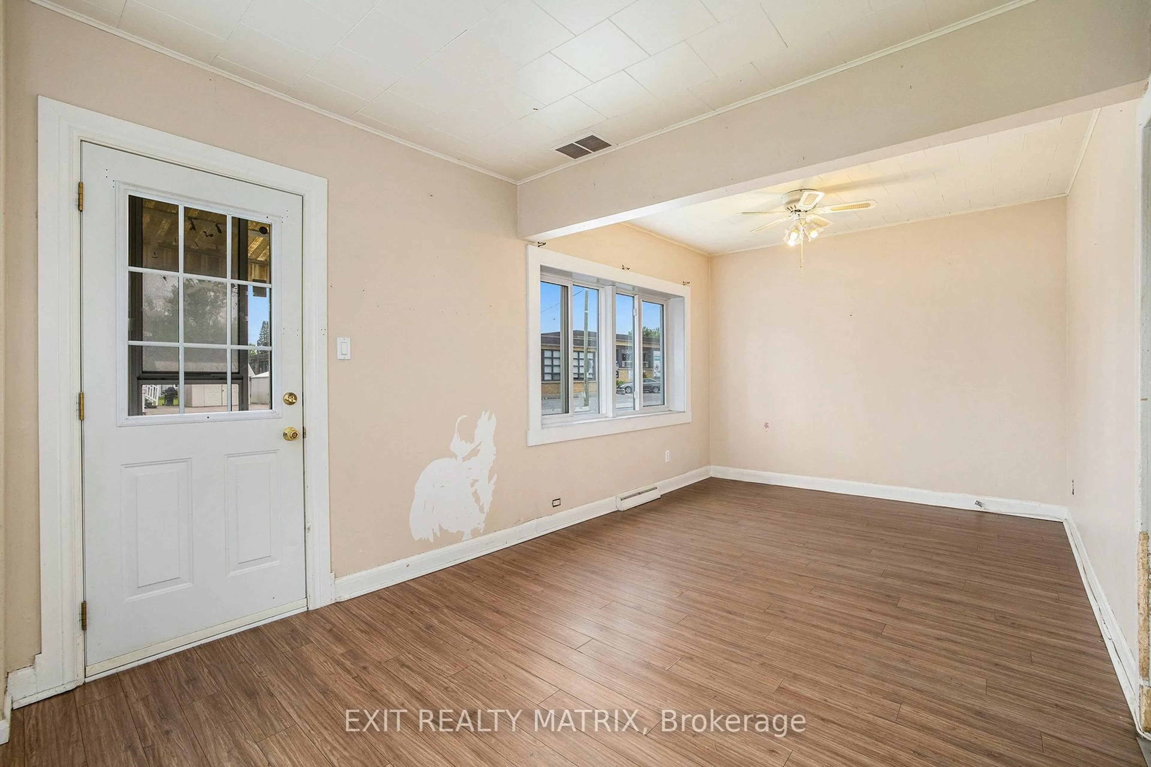 A pic of a room for 757 Principale St, Casselman Ontario K0A 1M0