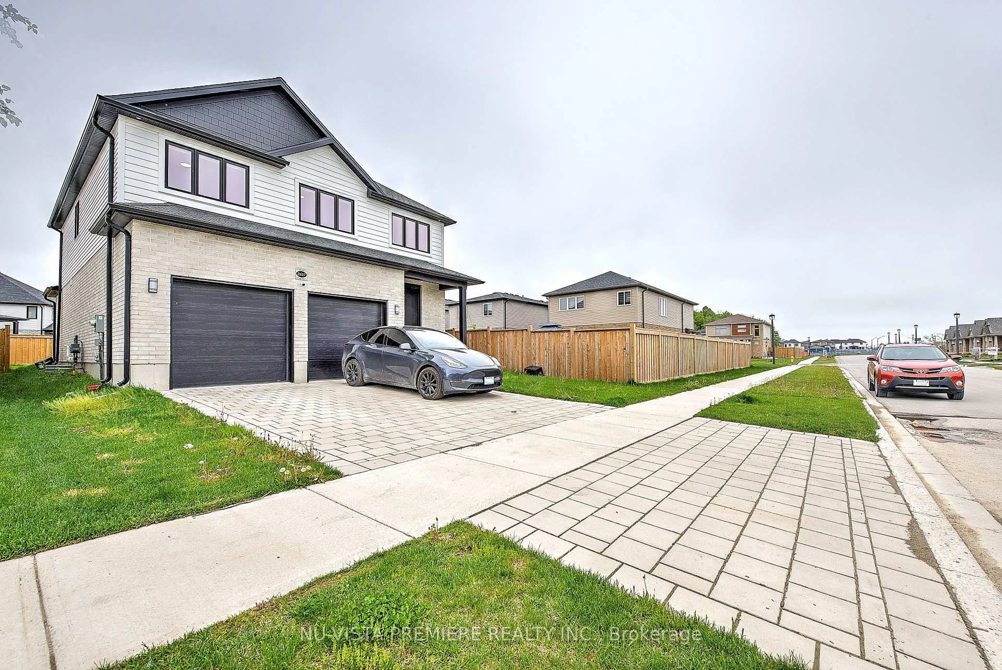 A pic from outside/outdoor area/front of a property/back of a property/a pic from drone, street for 2617 Buroak Dr, London North Ontario N6G 3W1