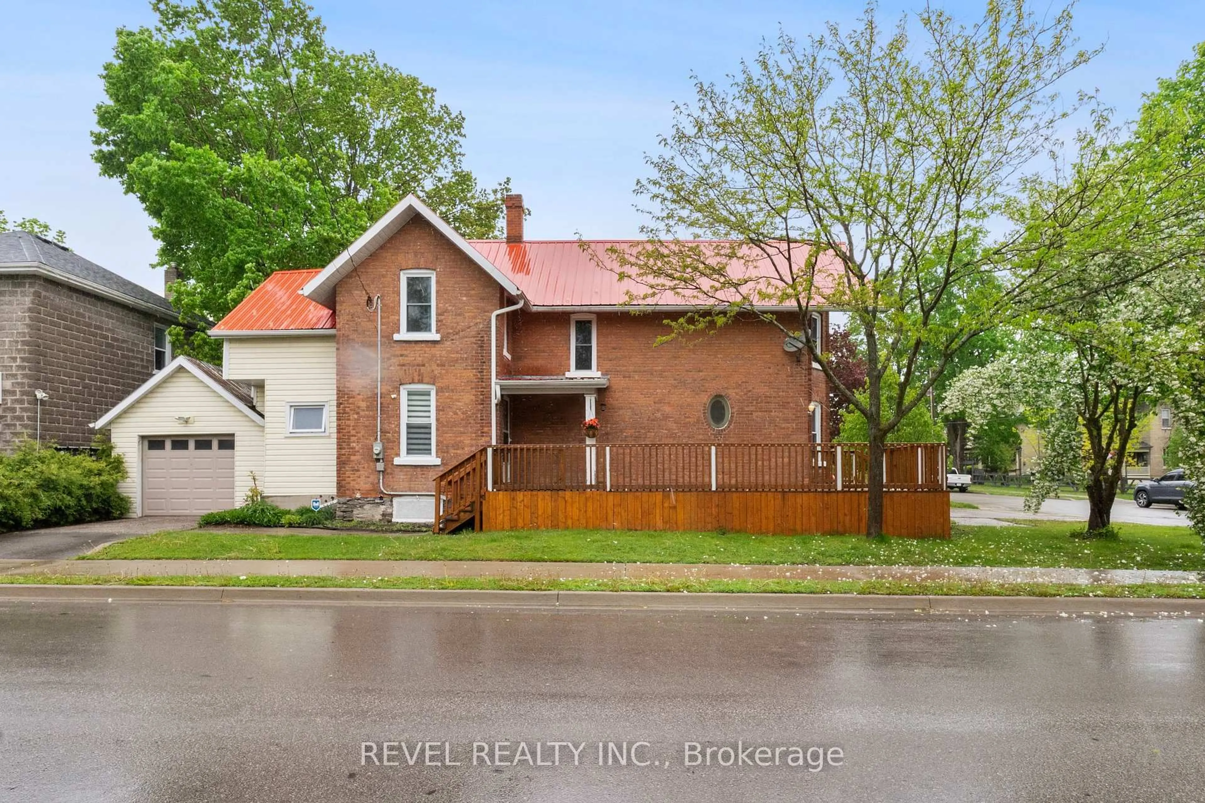 Home with brick exterior material, street for 37 St Lawrence St, Kawartha Lakes Ontario K9V 2K1