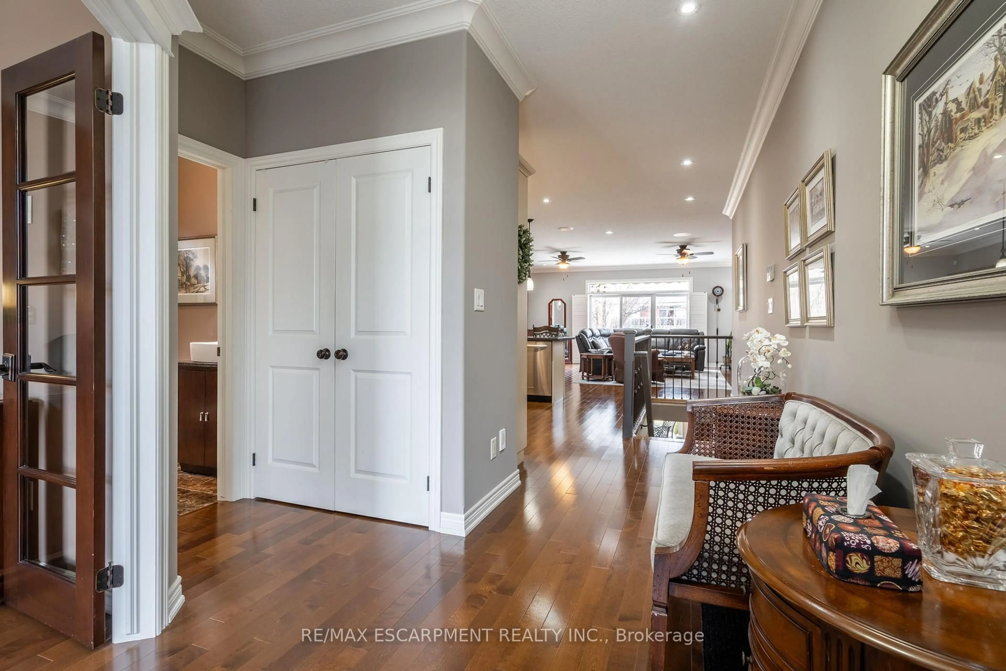 Indoor entryway for 13 Iron Bridge Crt, Haldimand Ontario N3W 0A4