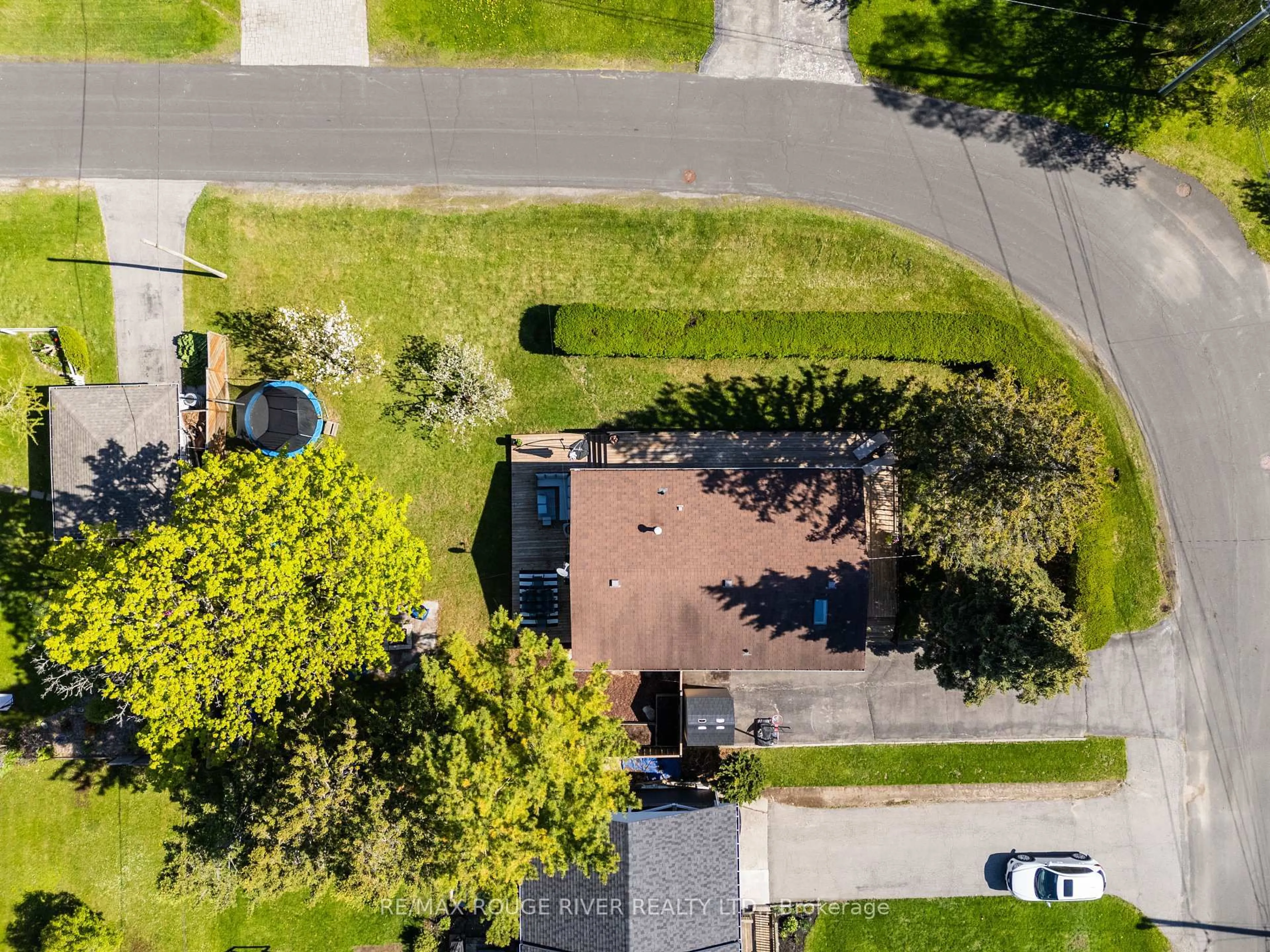A pic from outside/outdoor area/front of a property/back of a property/a pic from drone, street for 2 Gardiner Cres, Cobourg Ontario K9A 1W6