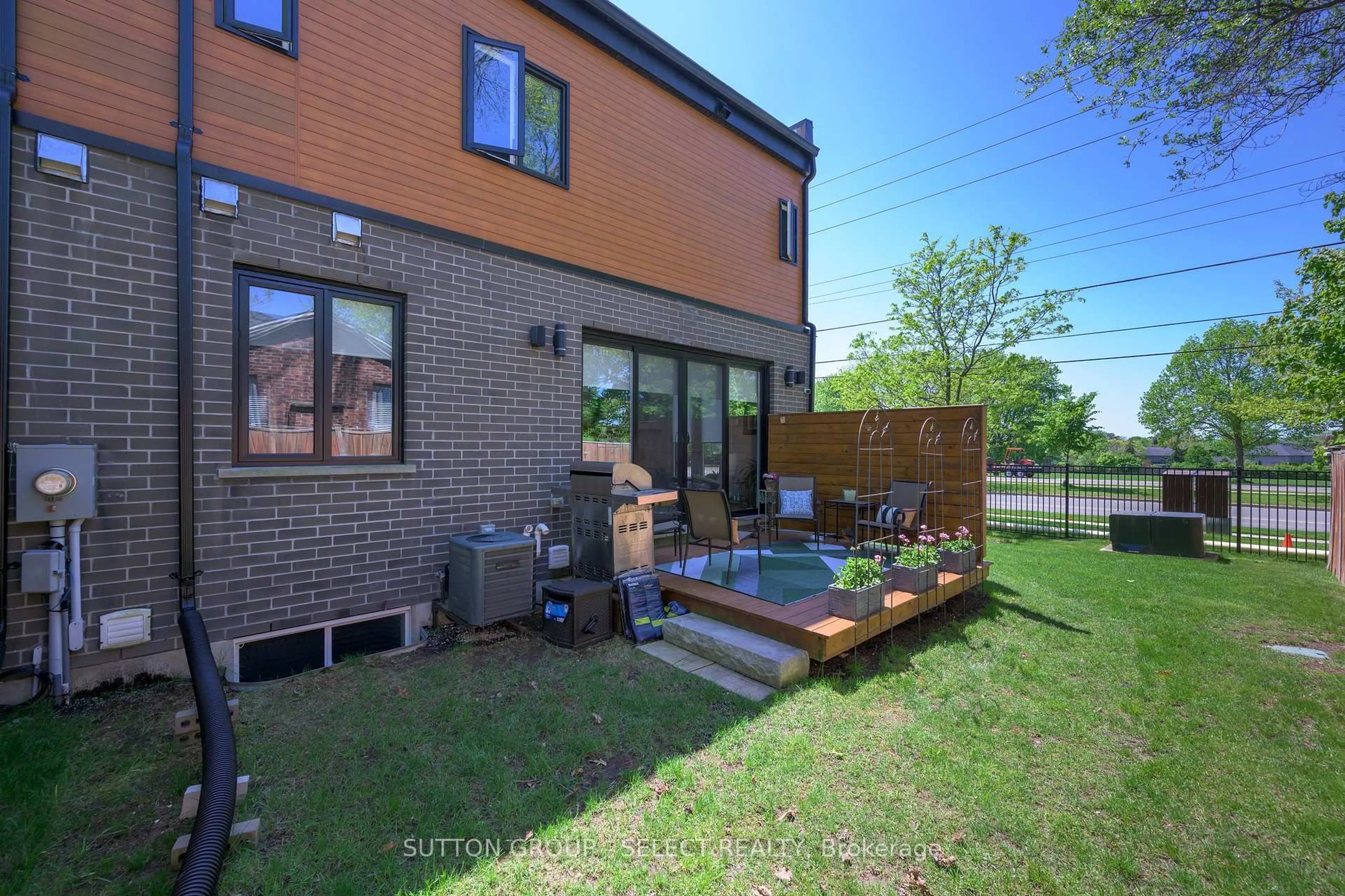 Home with brick exterior material, street for 433 Hyde Park Rd #2, London North Ontario N6H 3R9