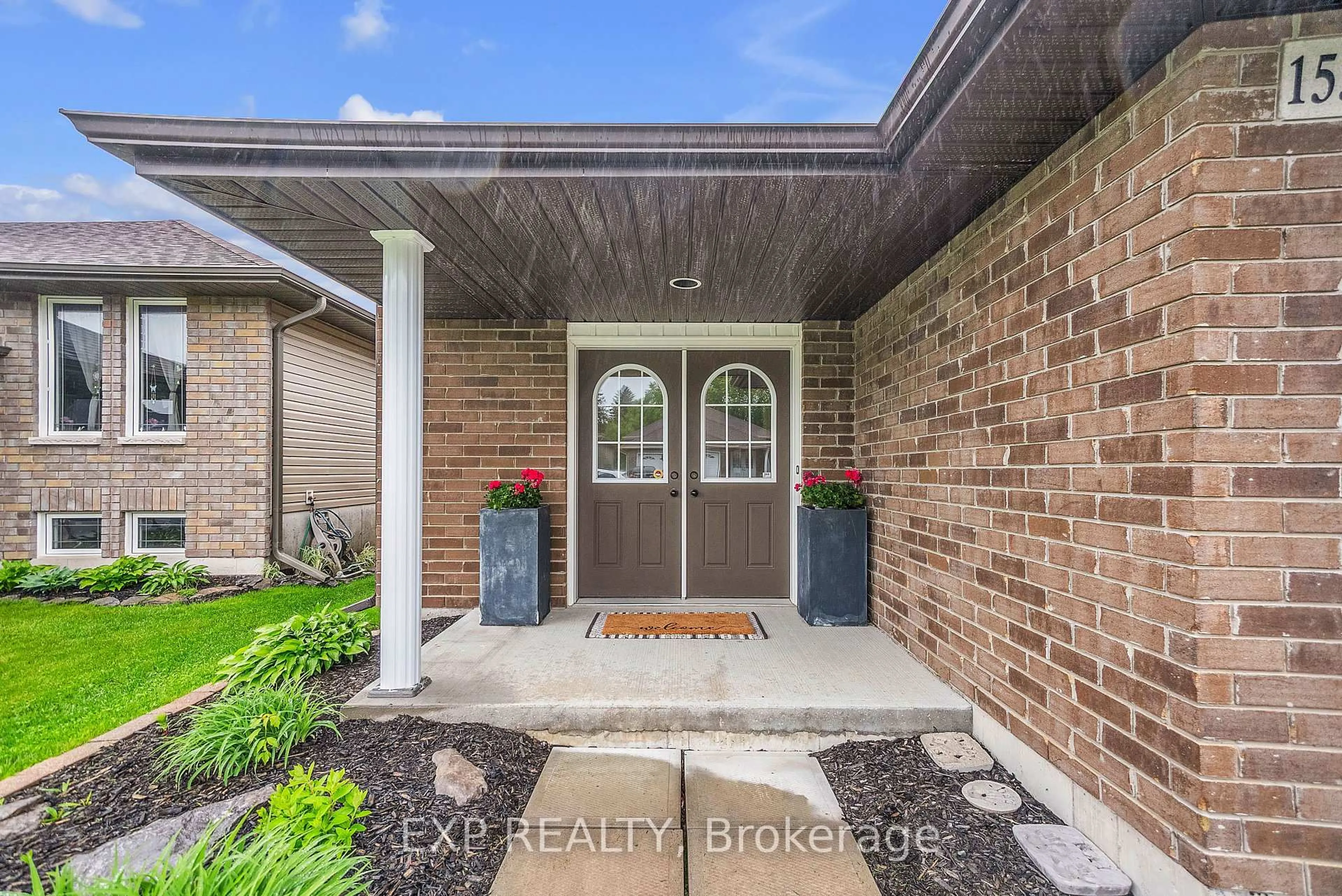 Indoor entryway for 153 Greenhill Lane, Belleville Ontario K8N 0C7