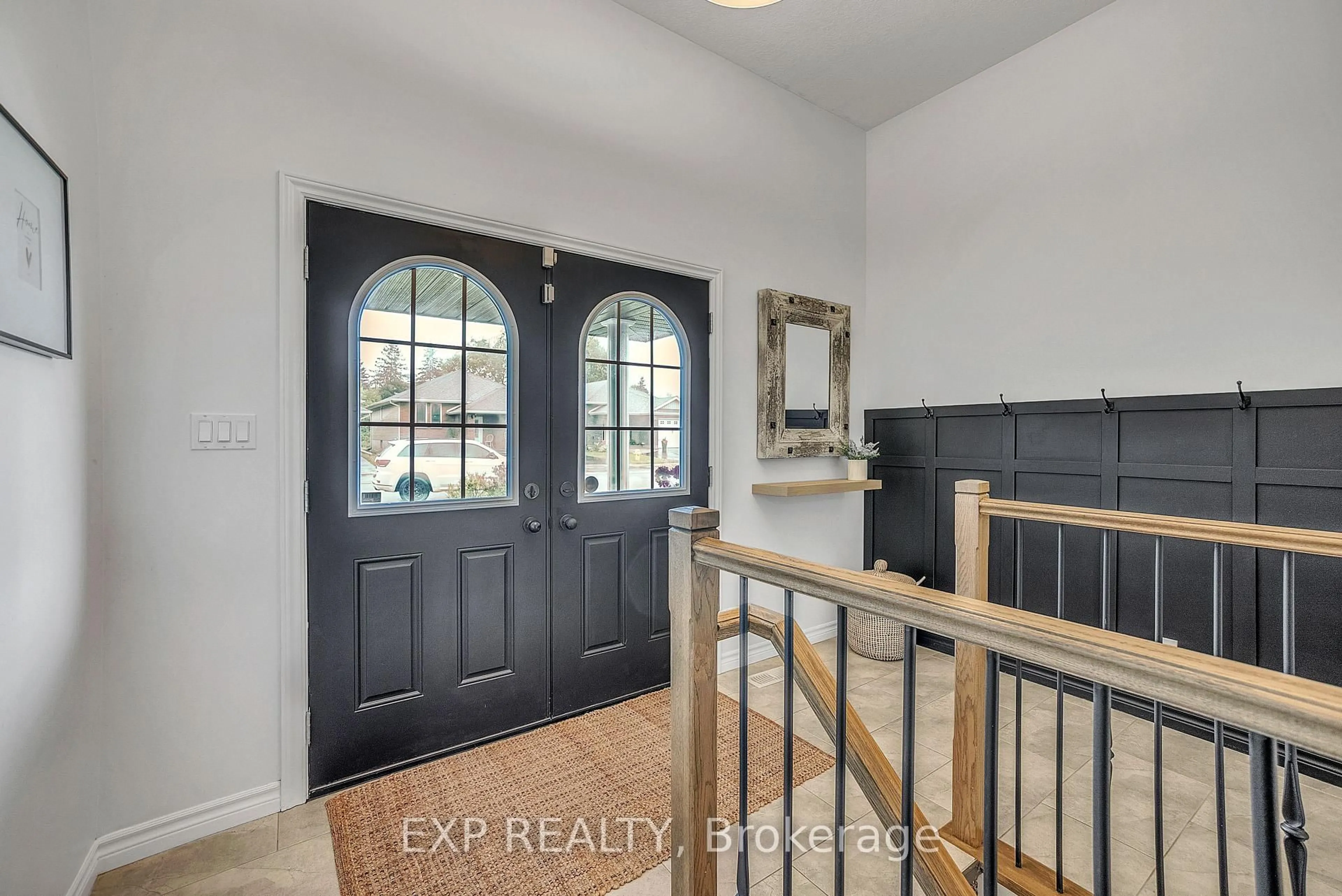 Indoor entryway for 153 Greenhill Lane, Belleville Ontario K8N 0C7