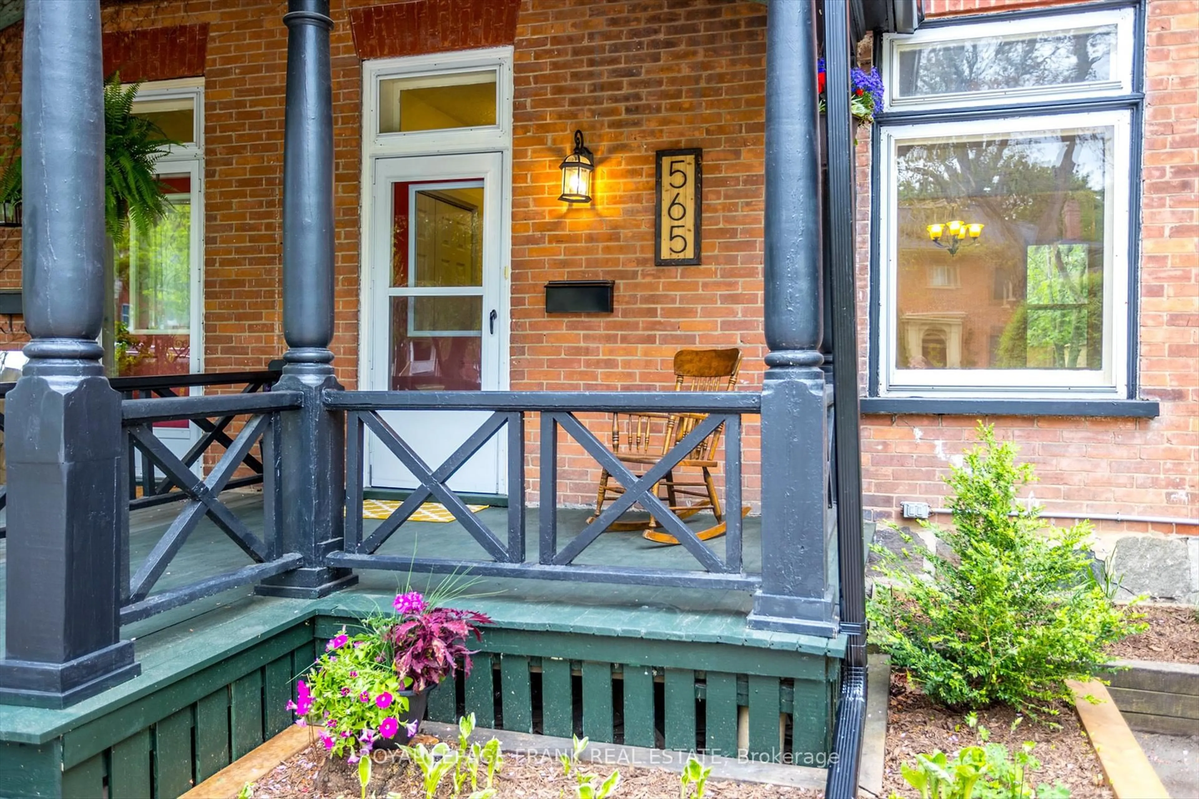 Patio, street for 565 Gilmour St, Peterborough Central Ontario K9H 2K3