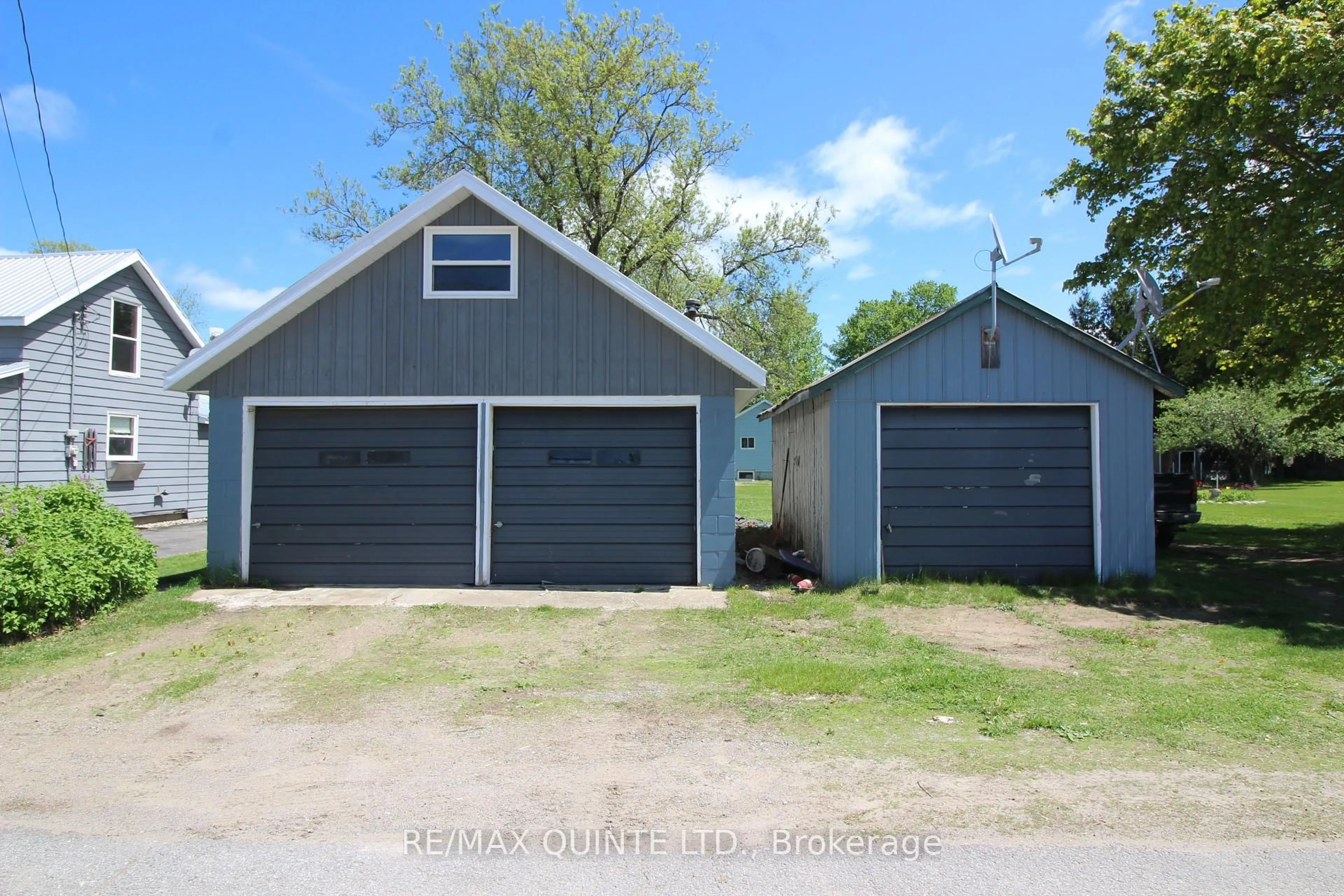 Indoor garage for 3524 Flinton Rd, Kaladar Ontario K0H 1P0