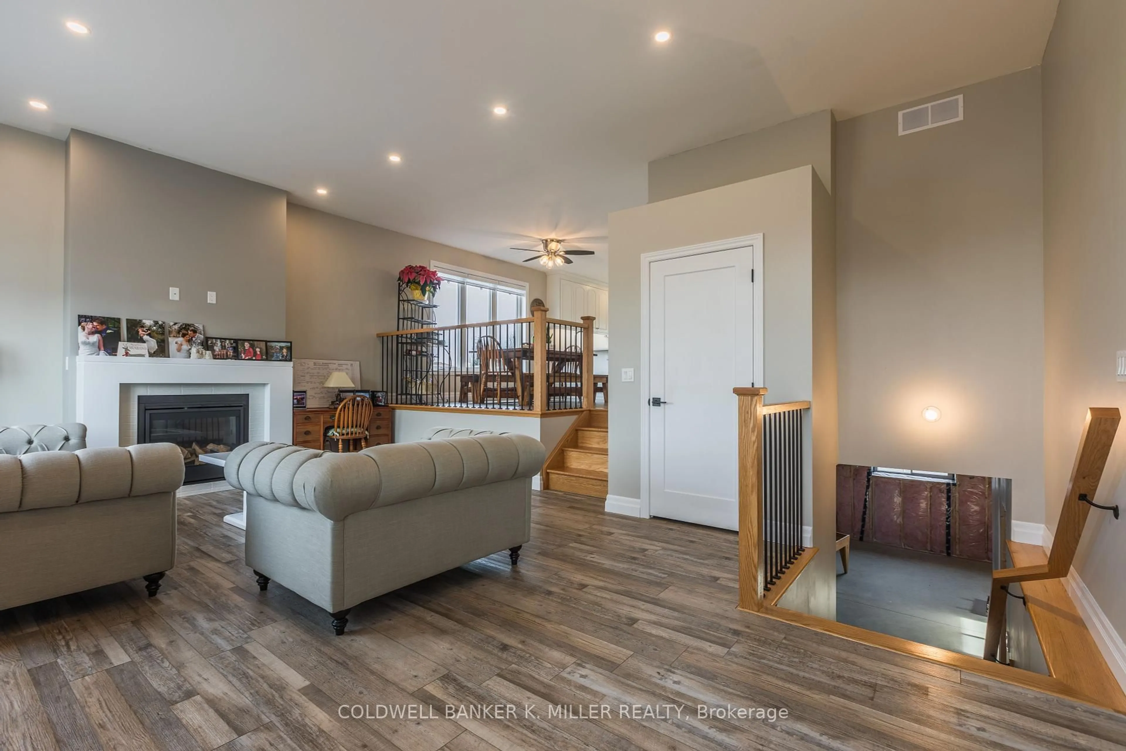 Living room with furniture, wood/laminate floor for 150 Franklin Ave, Port Colborne Ontario L3K 4A6