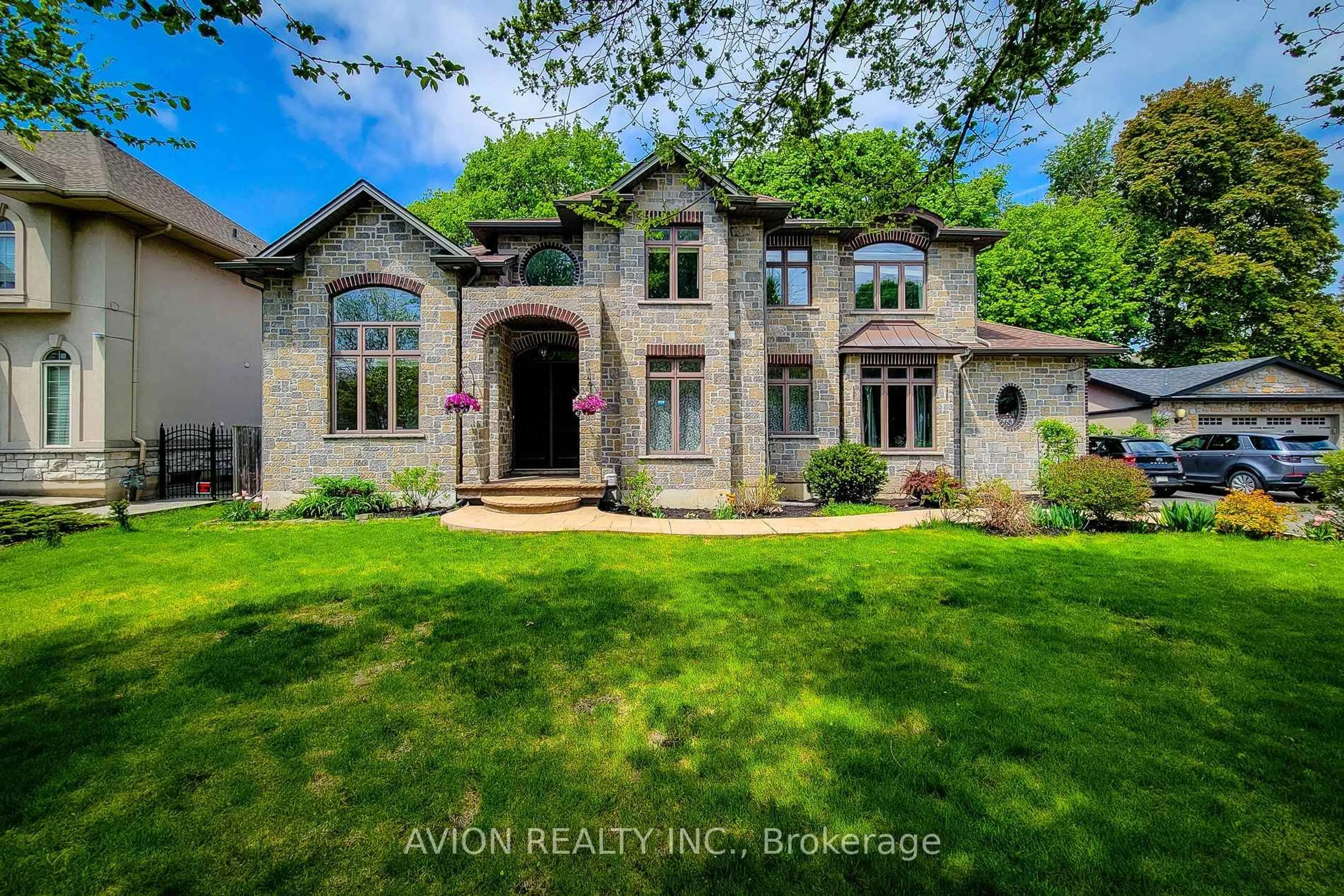 Home with brick exterior material, unknown for 668 Garth St, Hamilton Ontario L9C 4K2