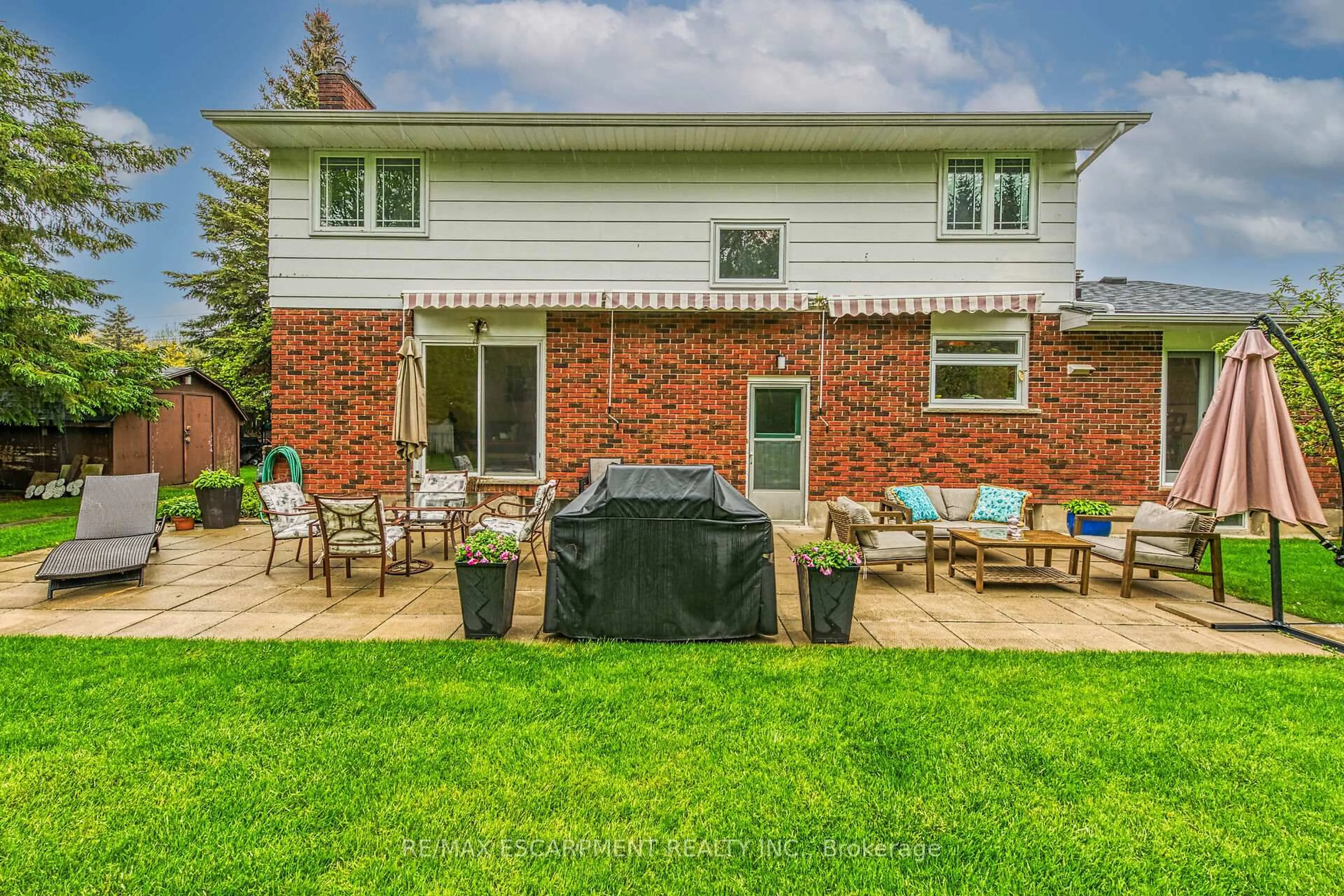 Patio, street for 10 Emily St, Norfolk Ontario N0A 1N6