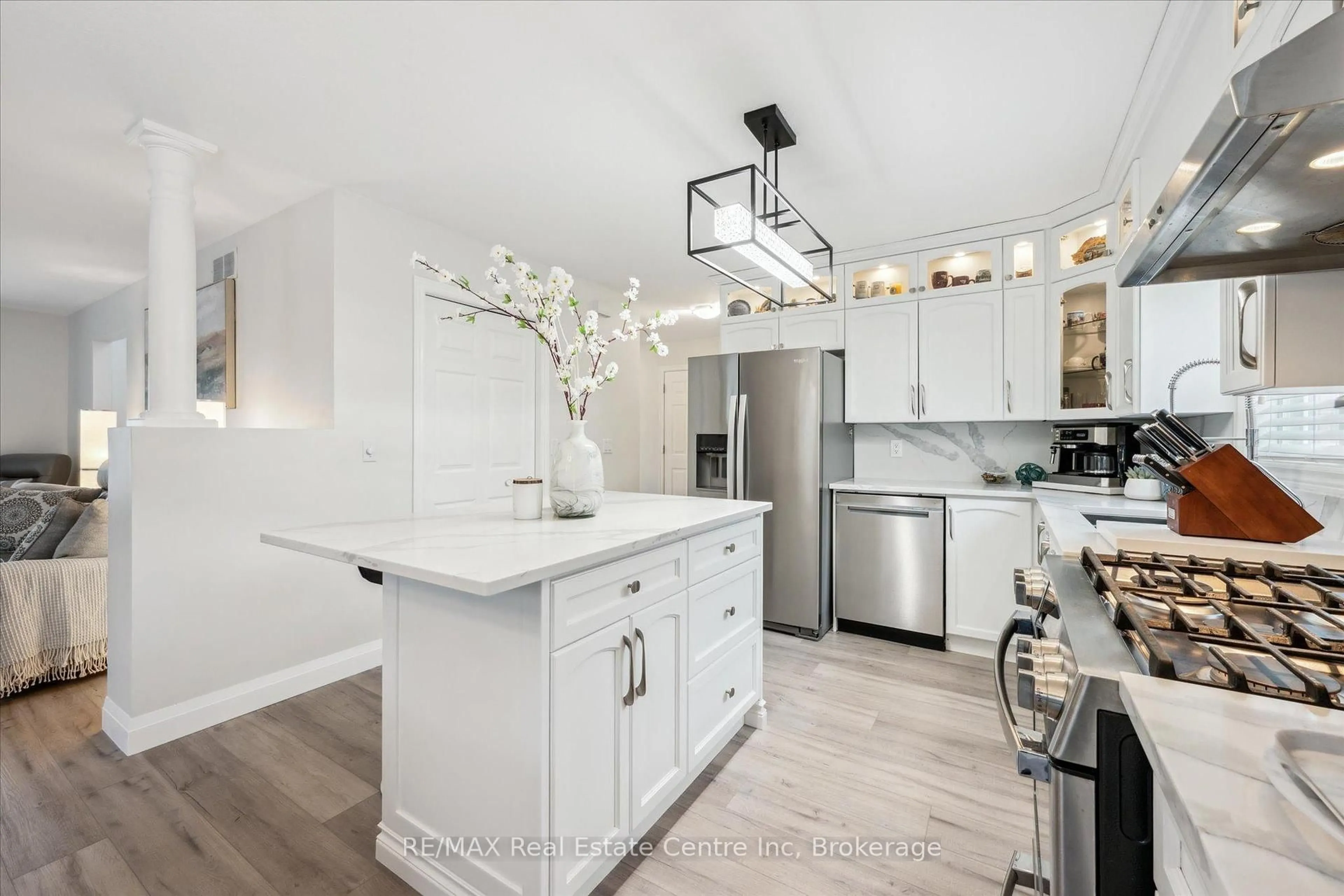 Open concept kitchen, unknown for 3 Pine Ridge Dr, Guelph Ontario N1L 1N6