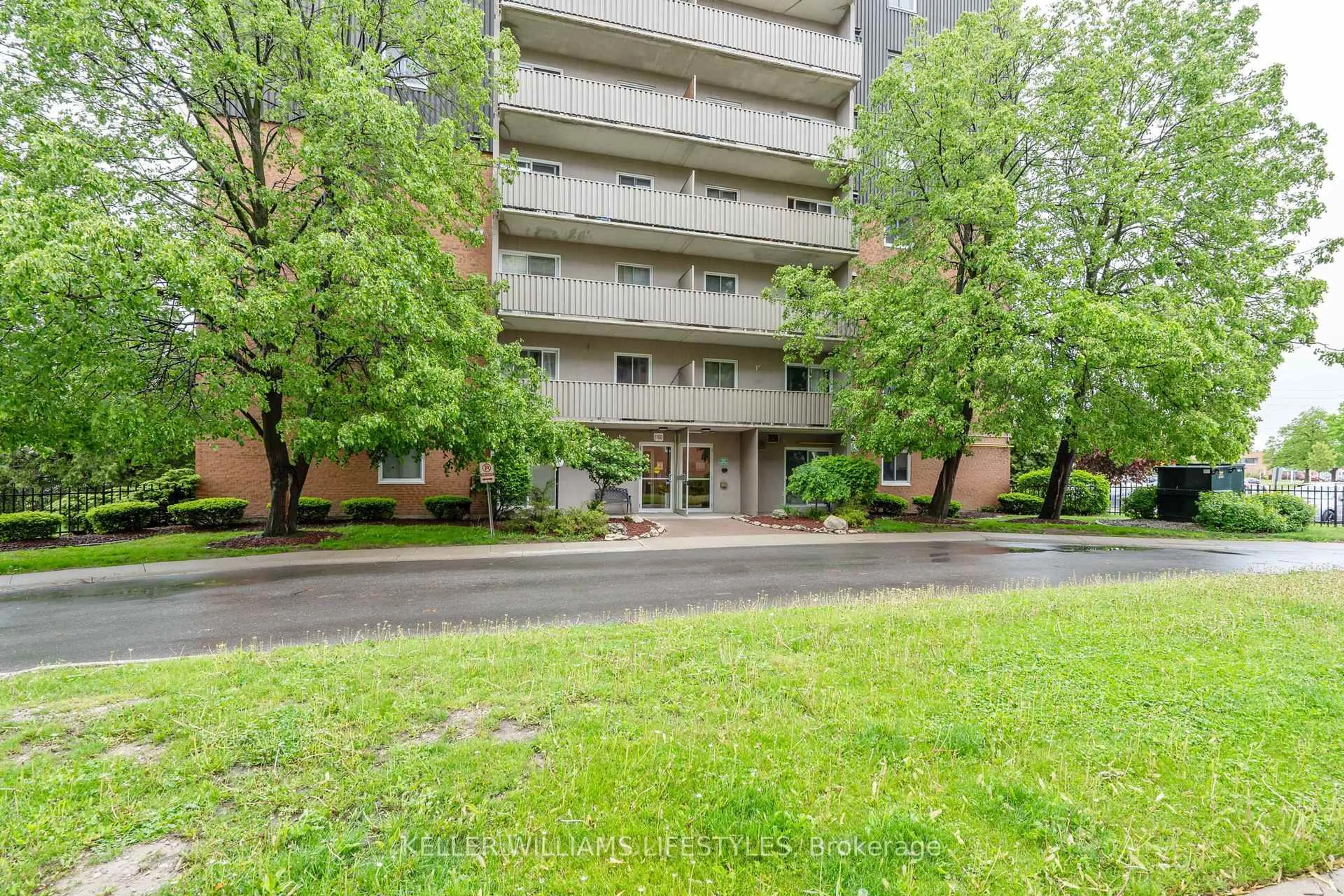 Patio, street for 1100 Jalna Blvd #508, London South Ontario N6E 2M2